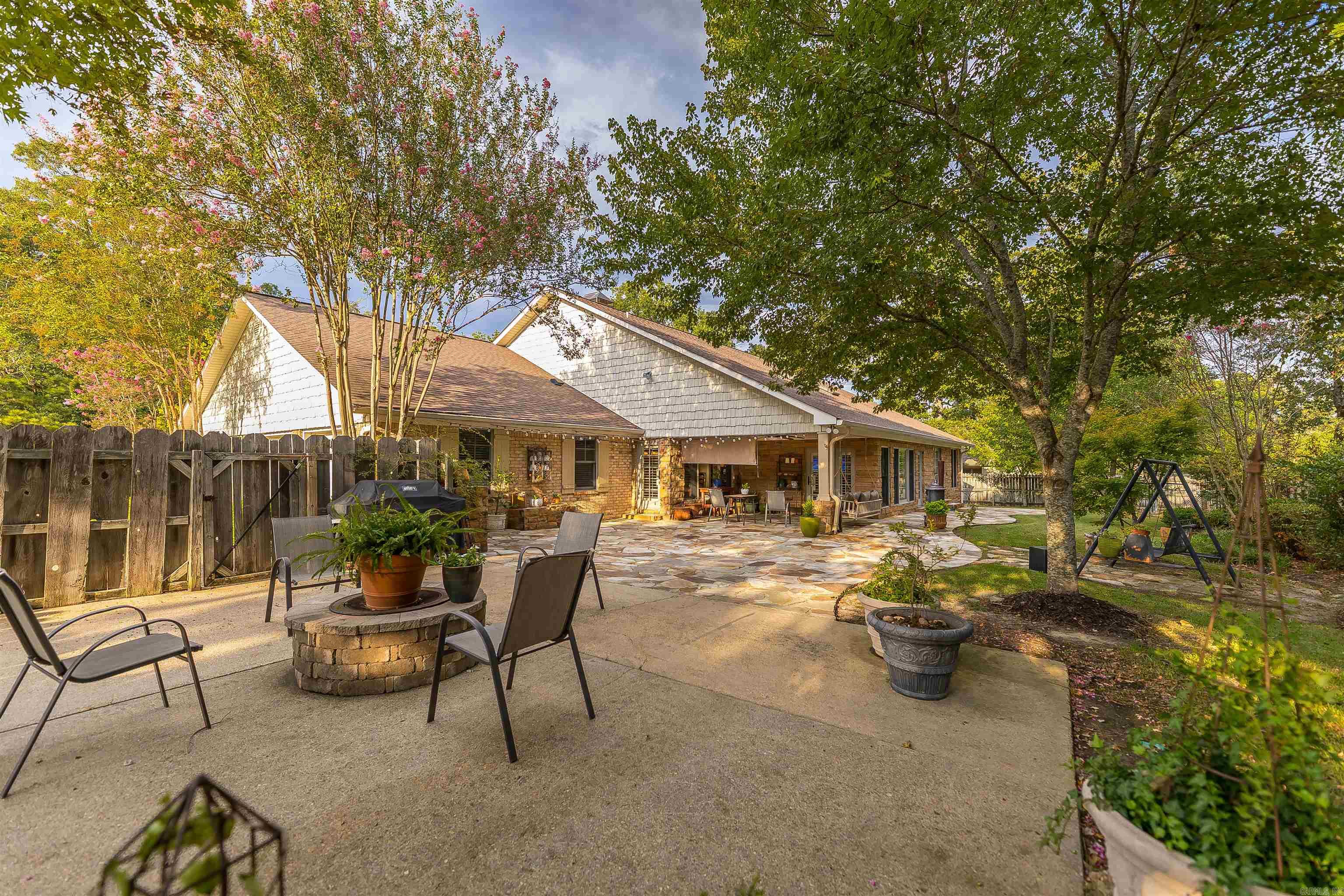 2319 W Oak Street El Dorado, AR 71730