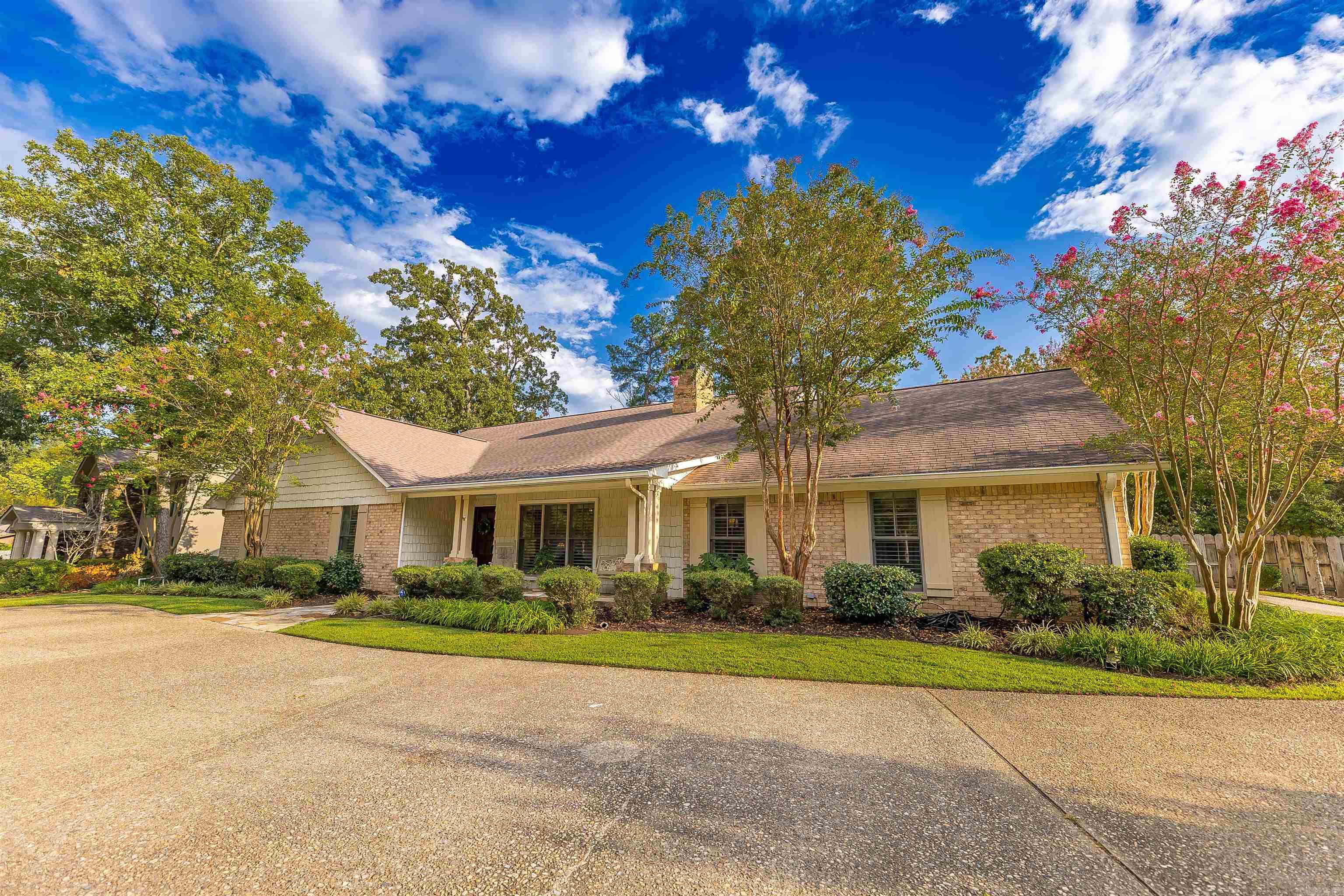 2319 W Oak Street El Dorado, AR 71730