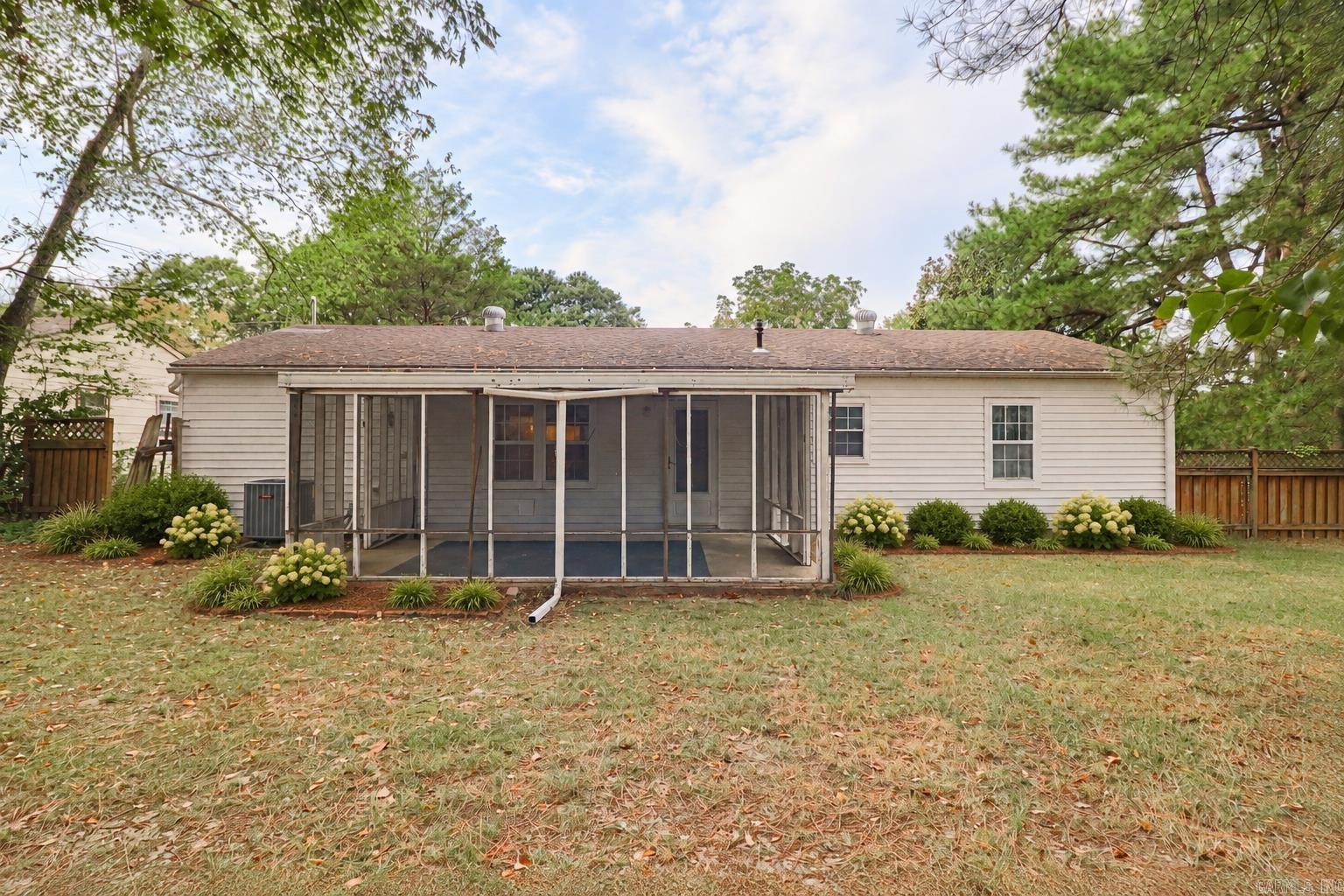 901 Wesley  Jonesboro, AR