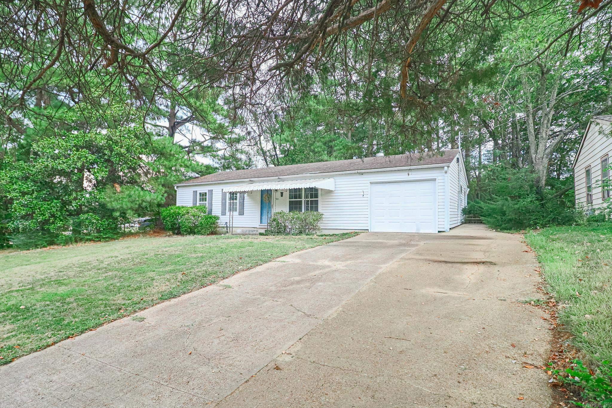 901 Wesley  Jonesboro, AR