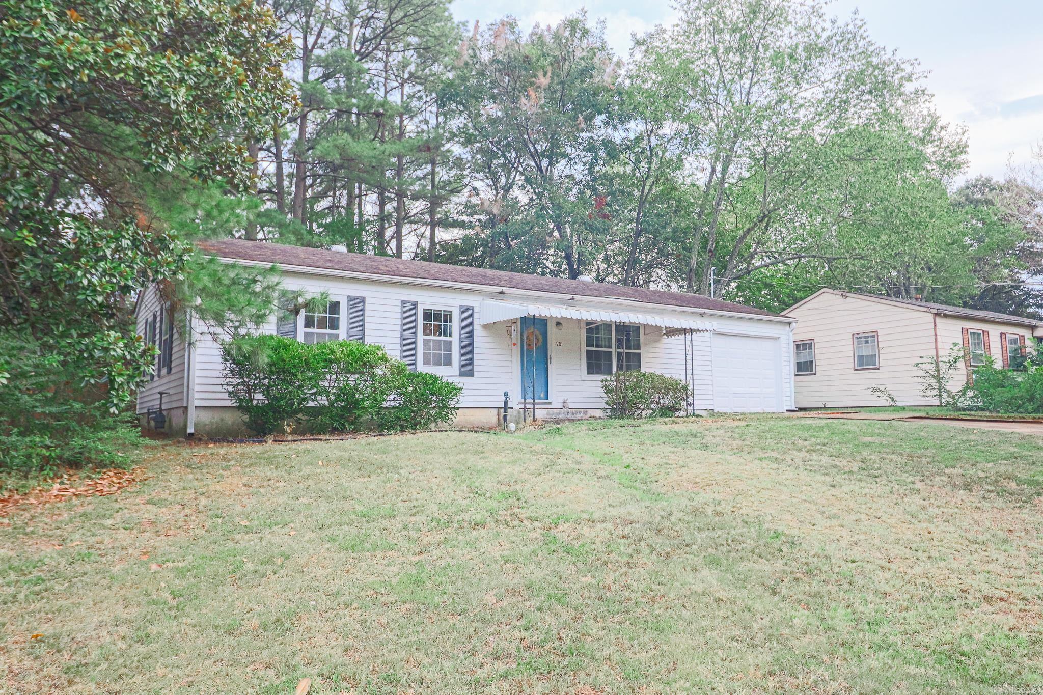 901 Wesley  Jonesboro, AR
