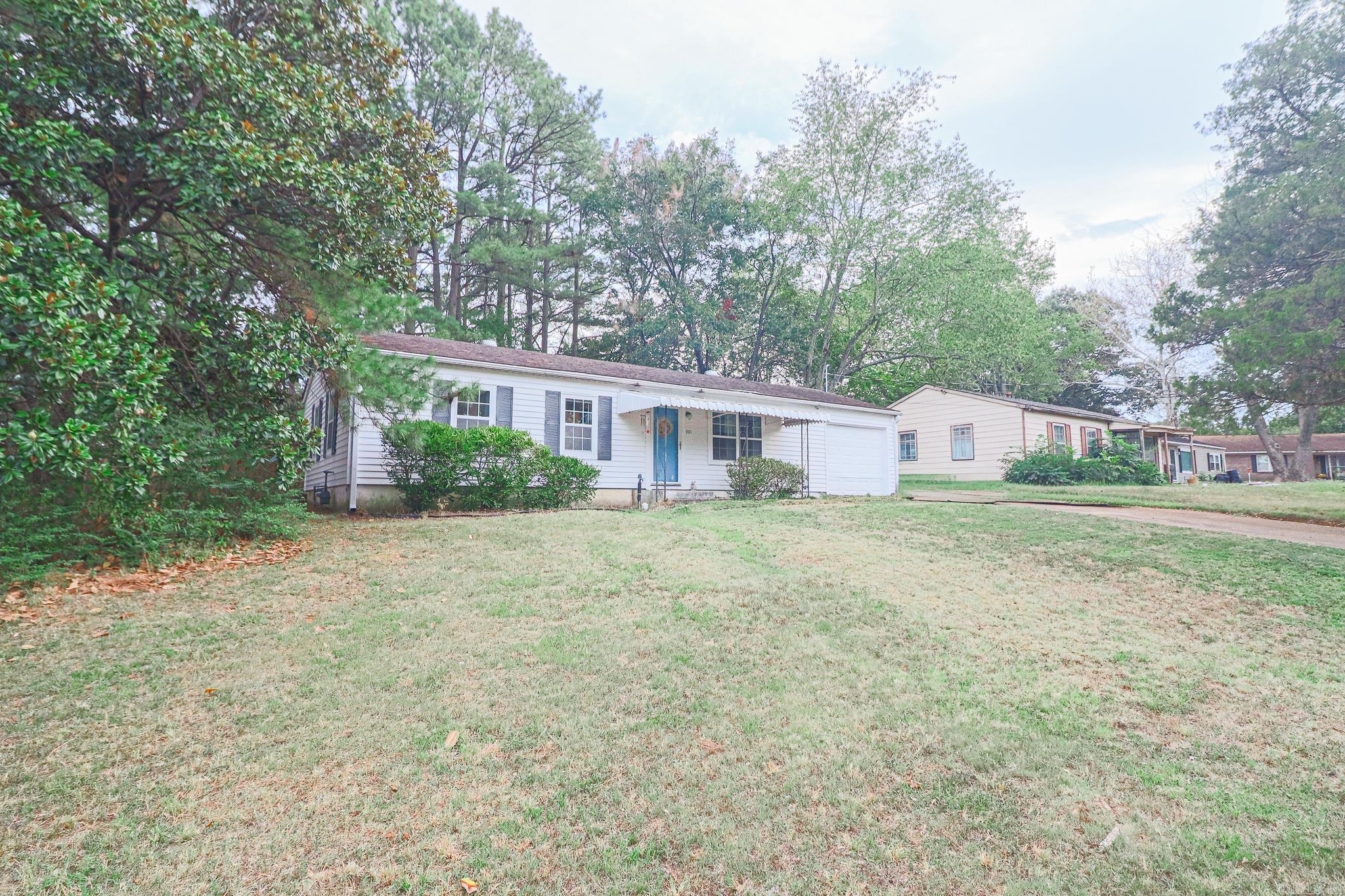 901 Wesley  Jonesboro, AR