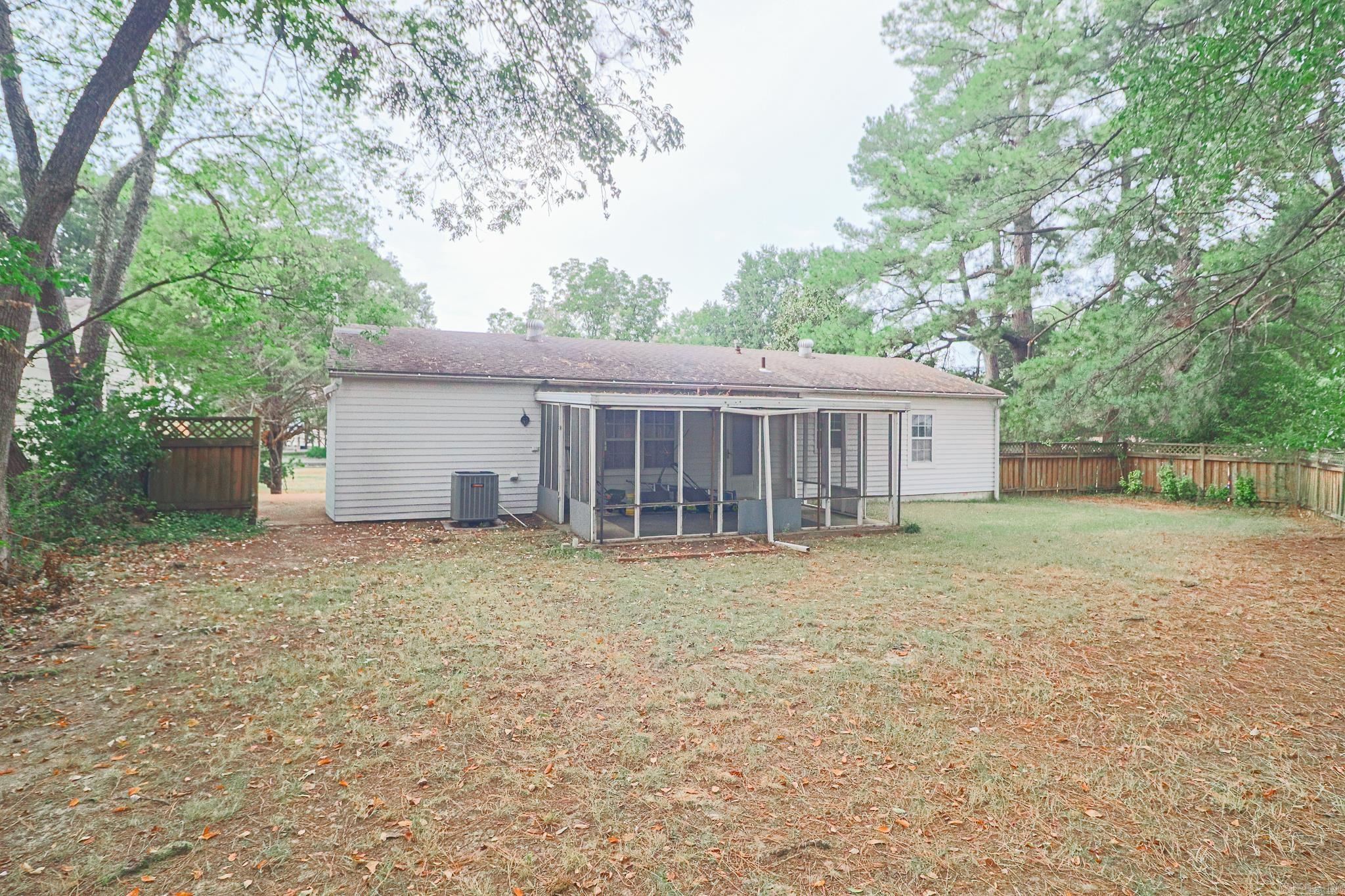 901 Wesley  Jonesboro, AR