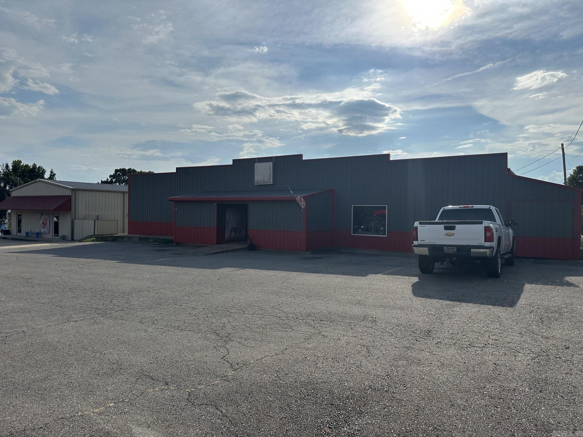 91 N Broadview — exterior
