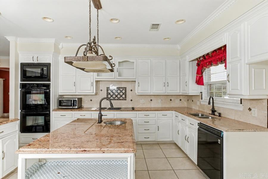 145 GRIZZLY BEAR Drive White Hall, AR 71602