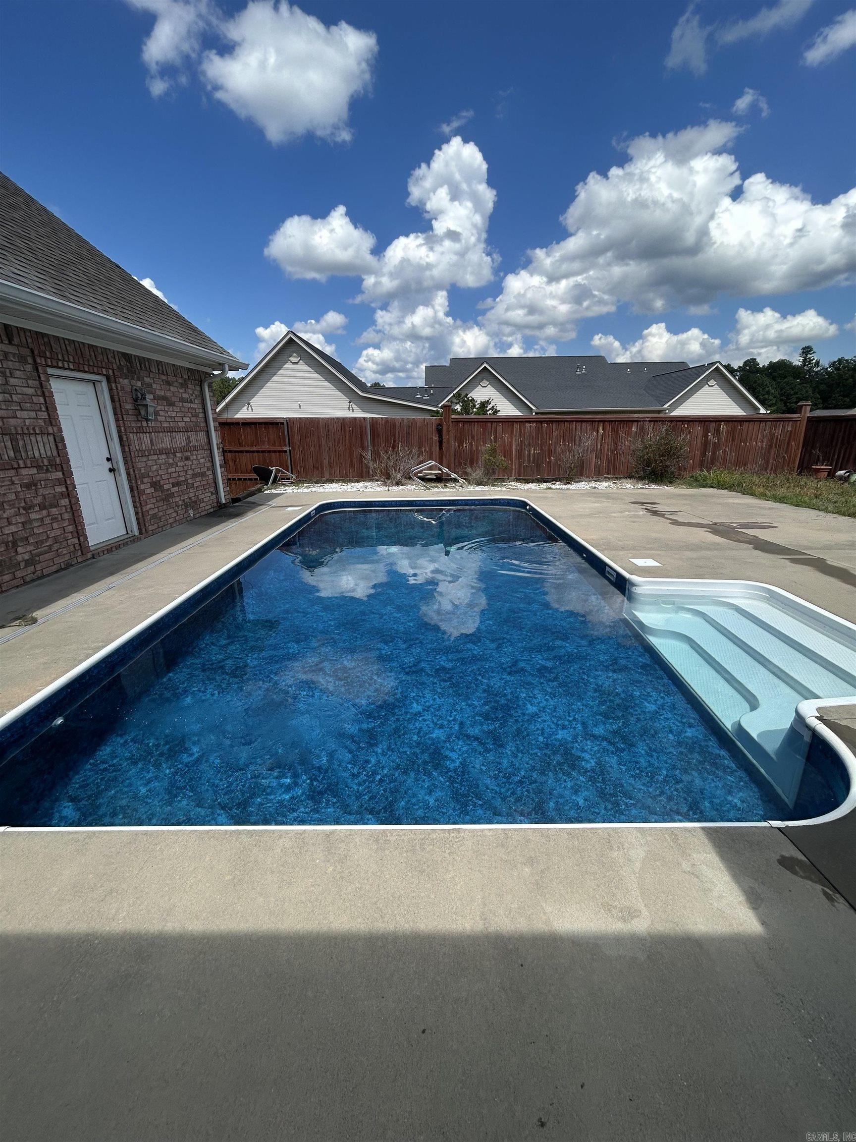 145 GRIZZLY BEAR Drive White Hall, AR 71602
