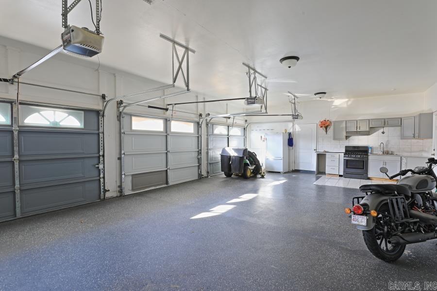145 GRIZZLY BEAR Drive White Hall, AR 71602