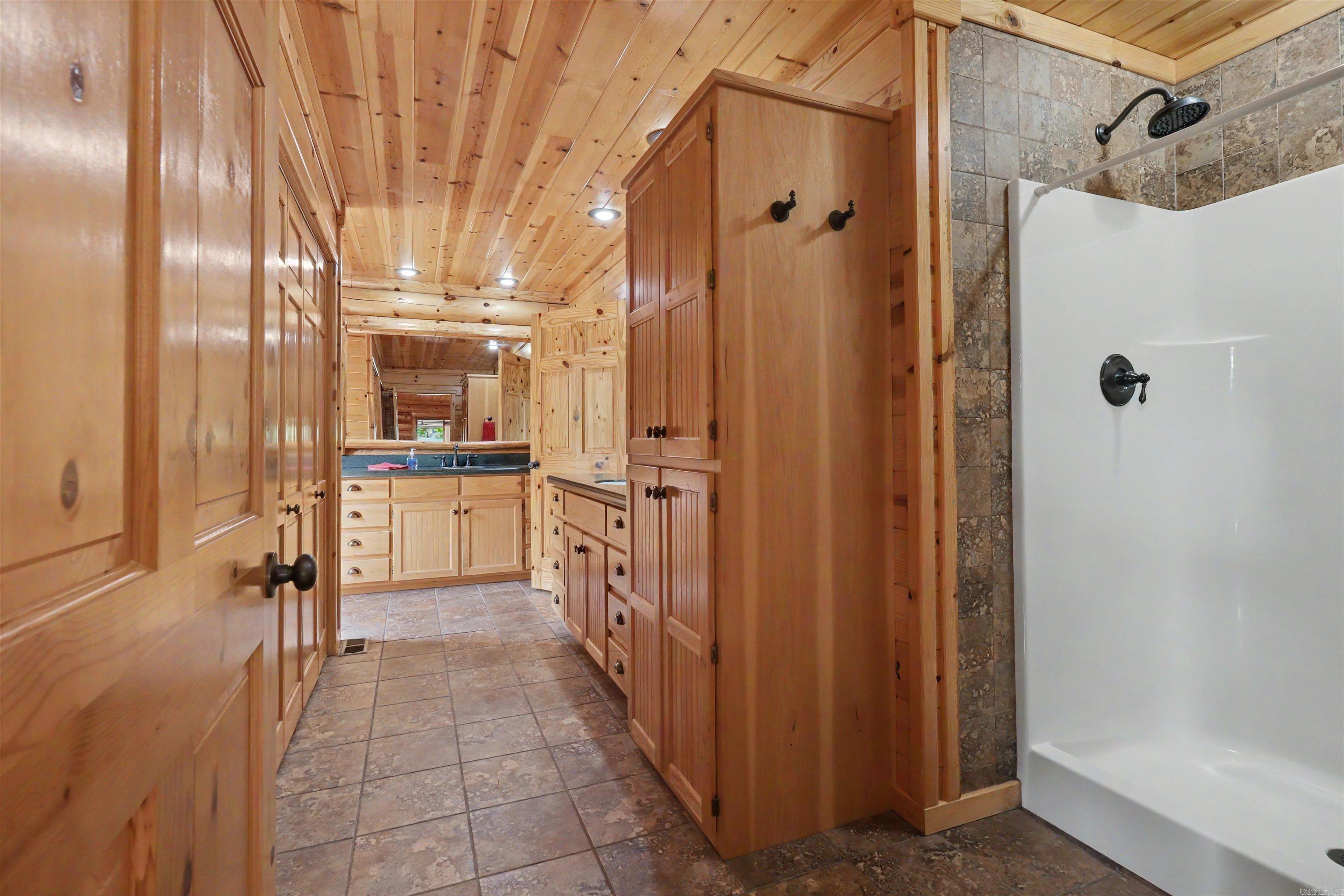 167 Bella Vista Rd Road Berryville, AR 72616