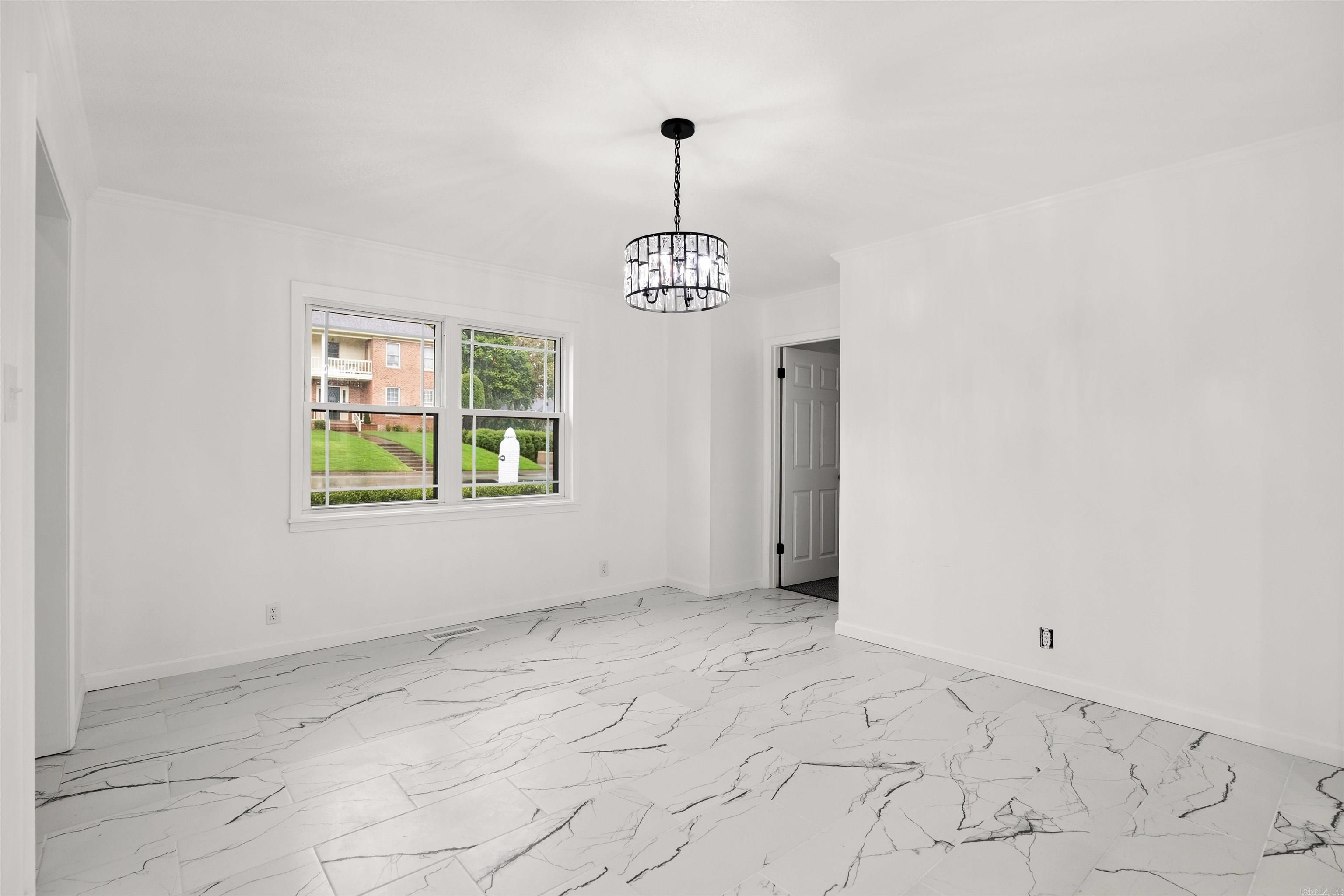 2305 Paula Dr Jonesboro, AR 72404