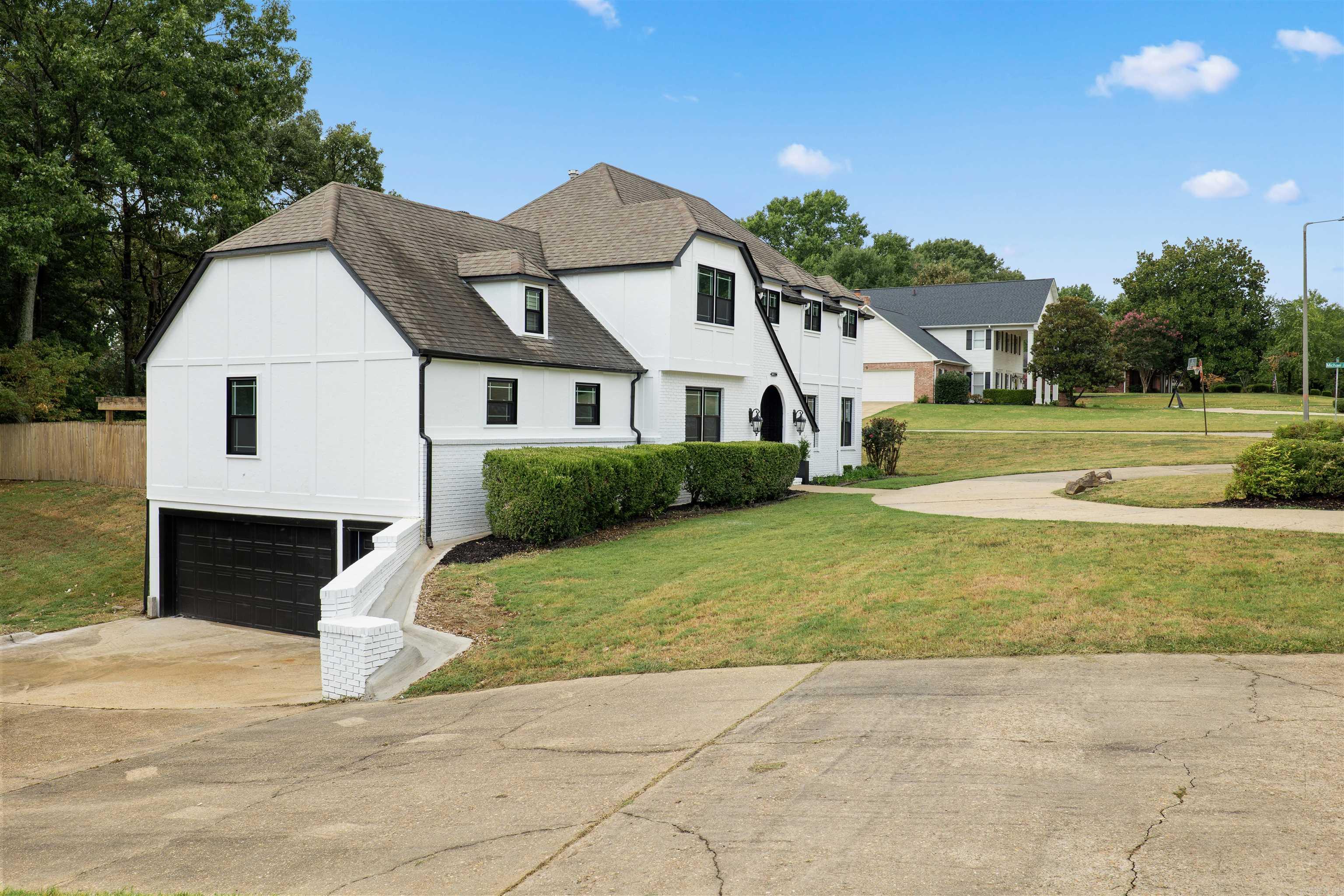 2305 Paula Dr Jonesboro, AR 72404