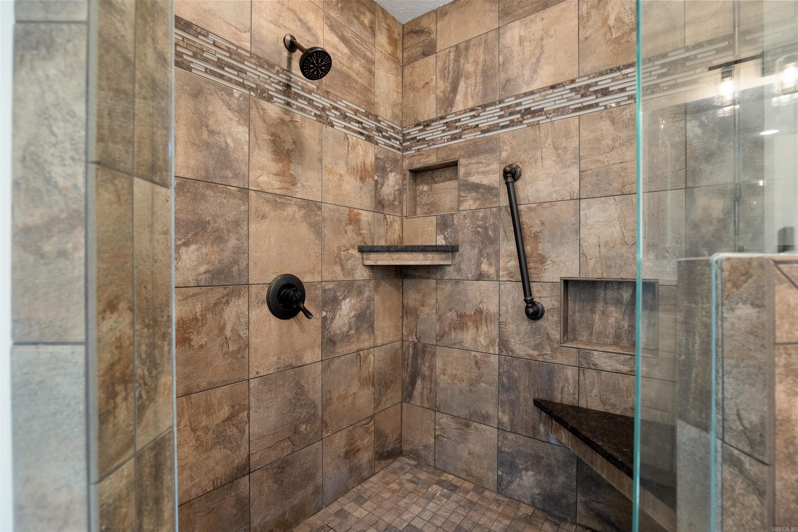 2305 Paula Dr Jonesboro, AR 72404