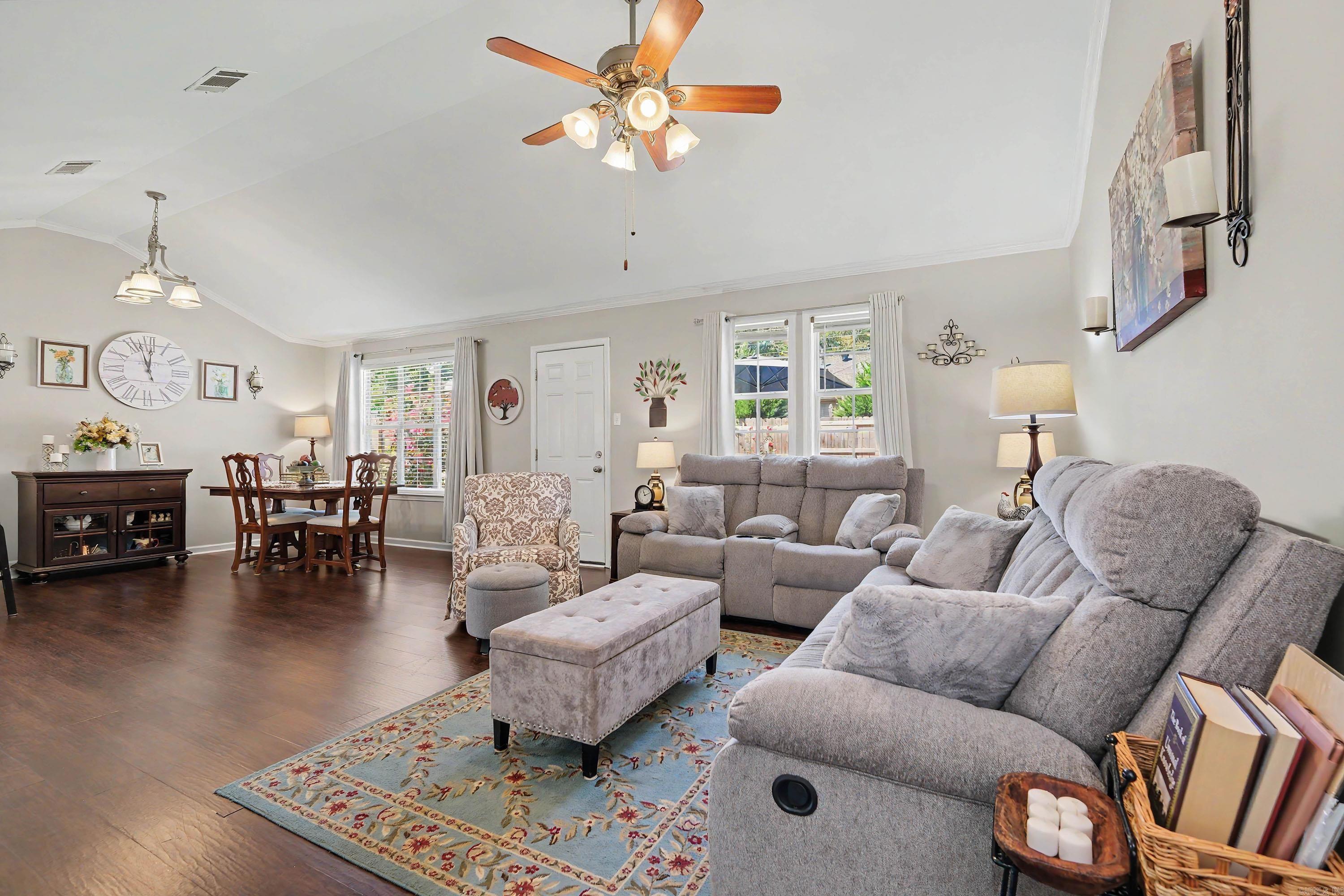 402 Hayley Court — photo 4