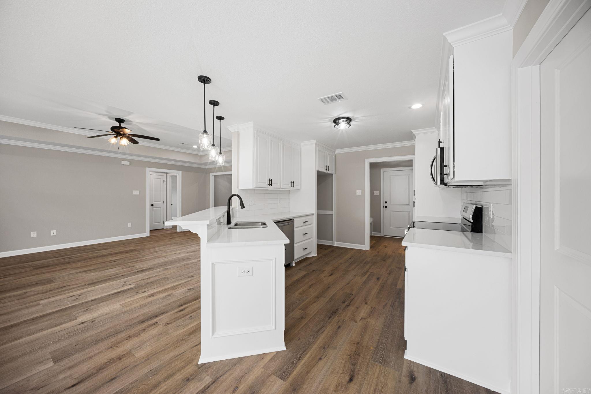 20 Ledrick  Mayflower, AR