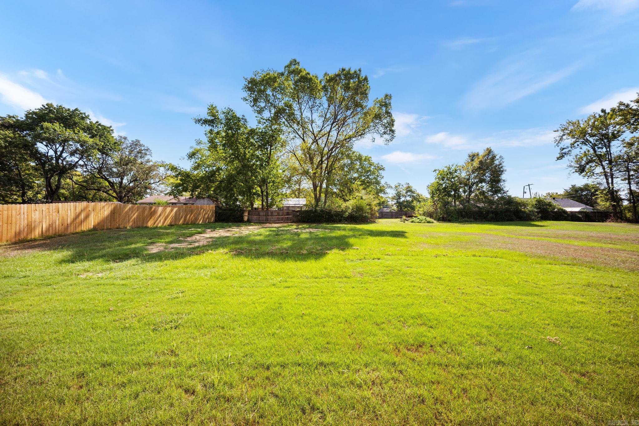 20 Ledrick  Mayflower, AR