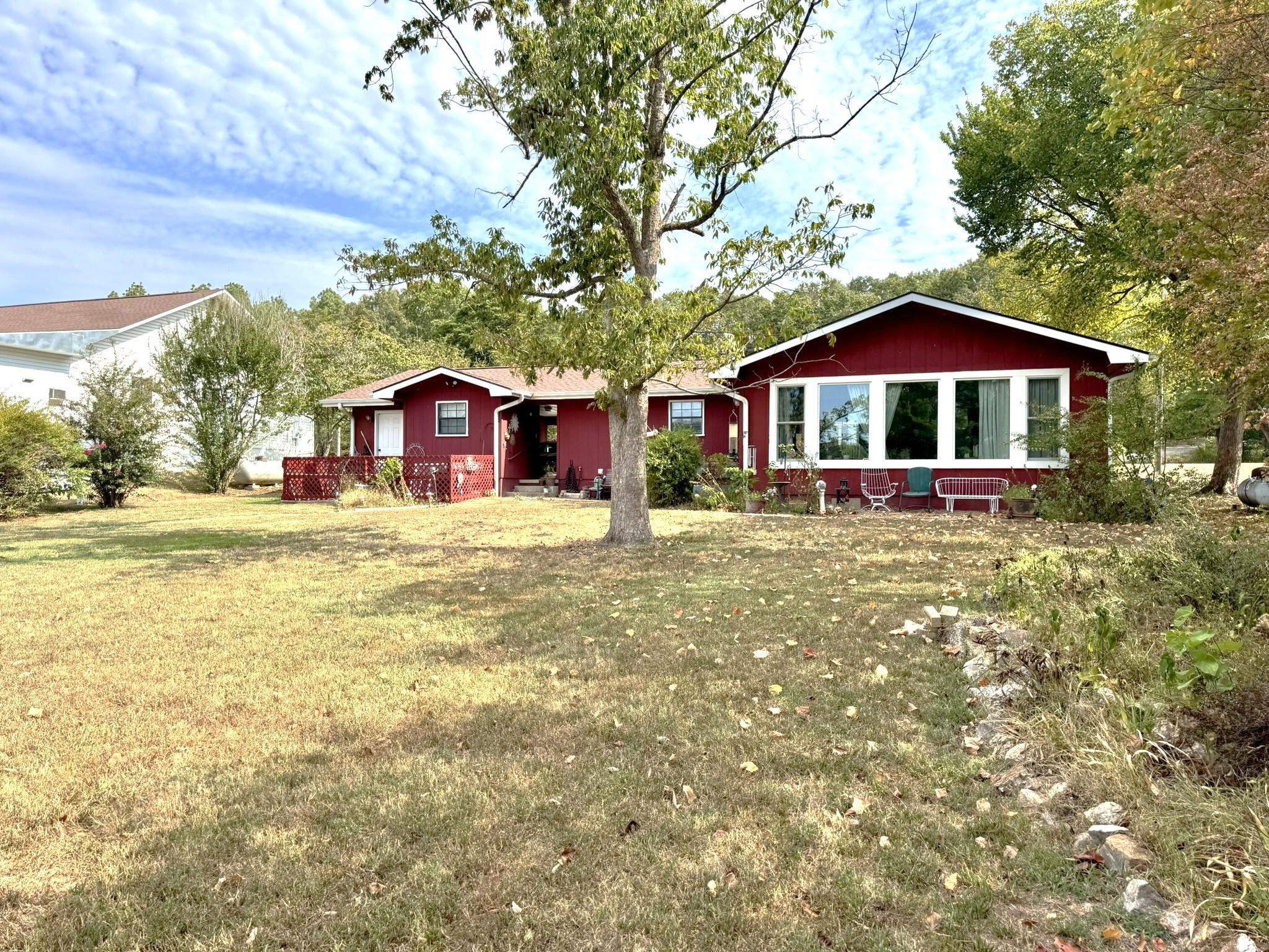 911 S Edgewater Dr. Horseshoe Bend, AR 72512