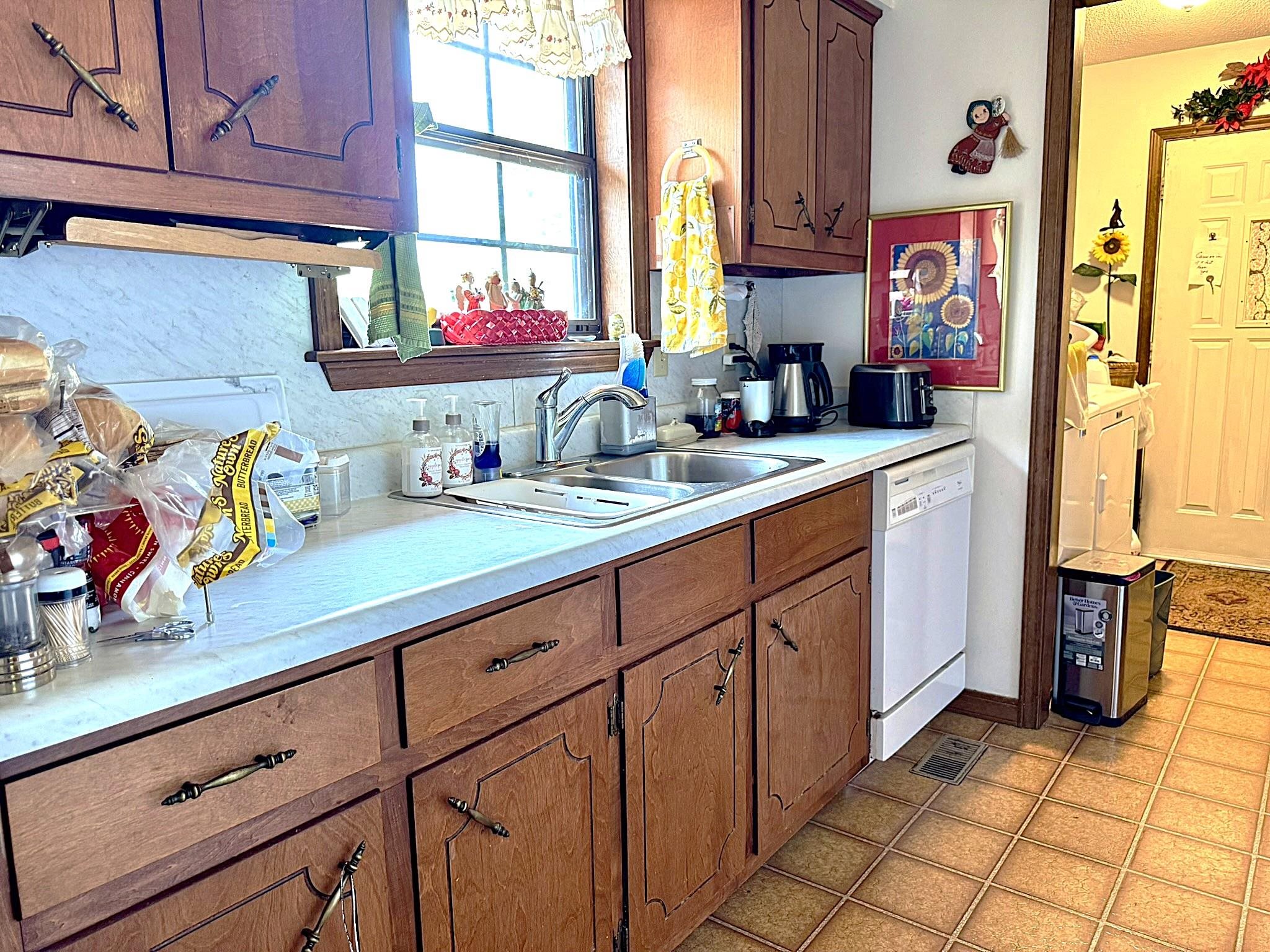 911 S Edgewater Dr. Horseshoe Bend, AR 72512