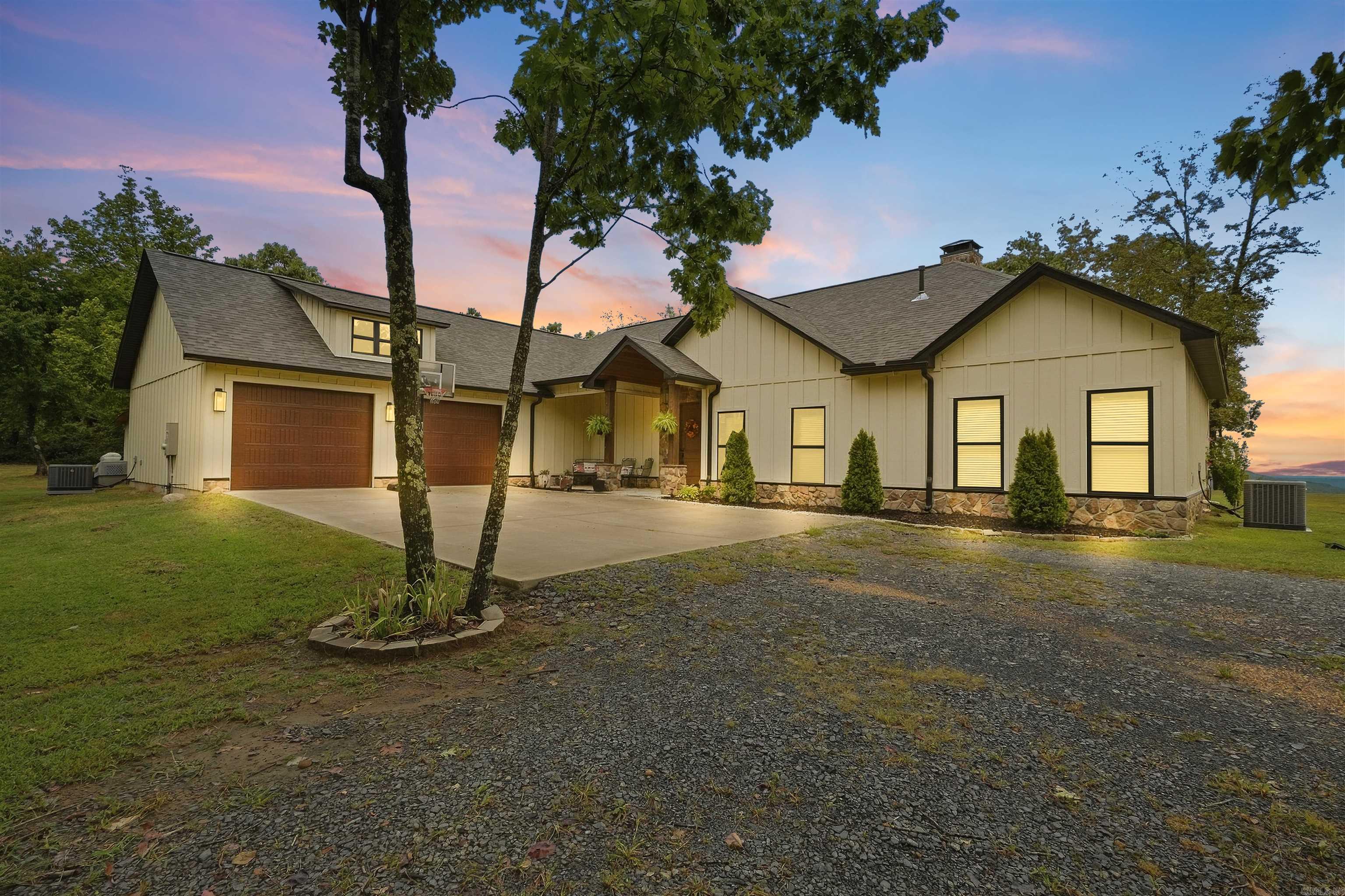 9059 Highway 16 West Clinton, AR 72031