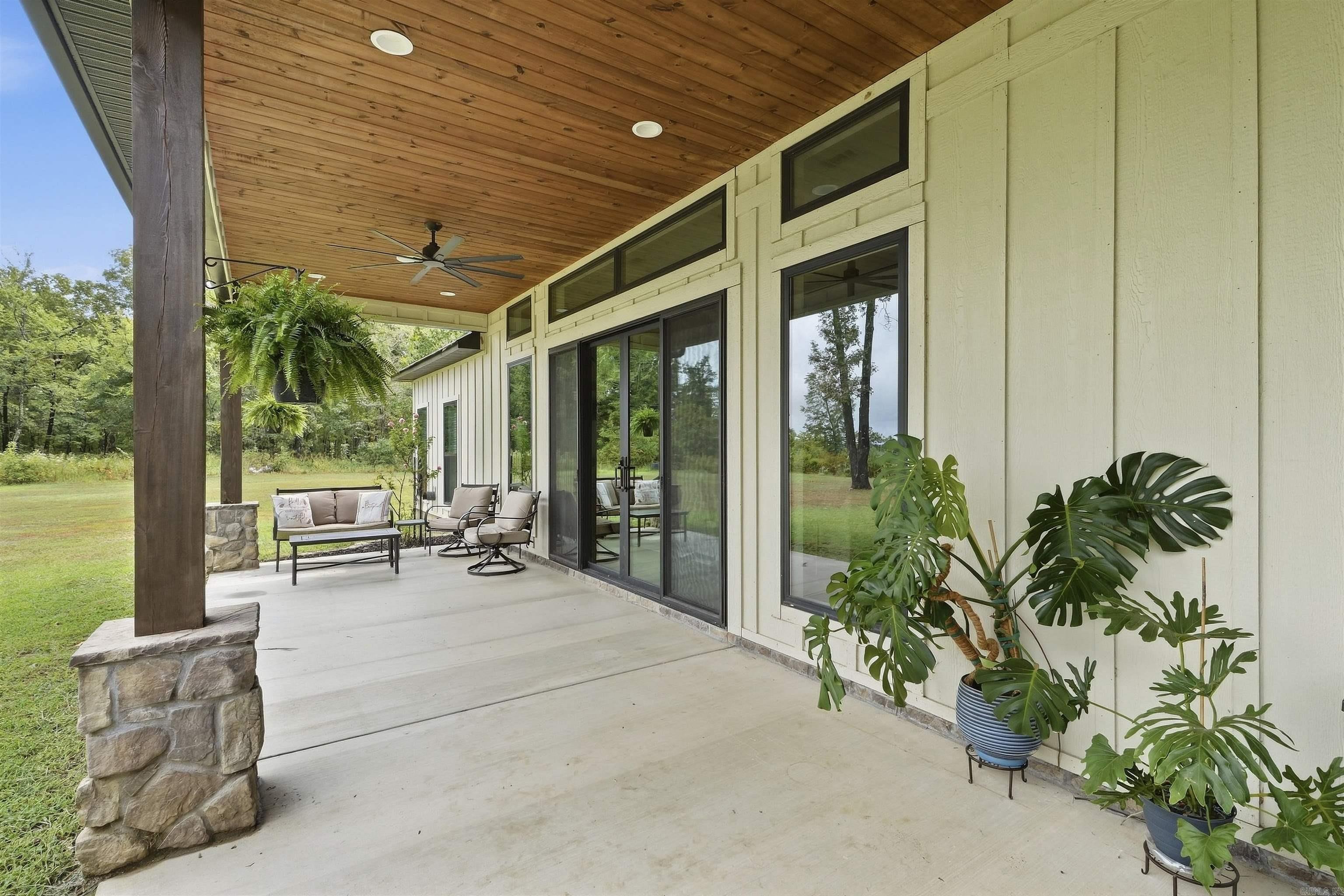 9059 Highway 16 West Clinton, AR 72031