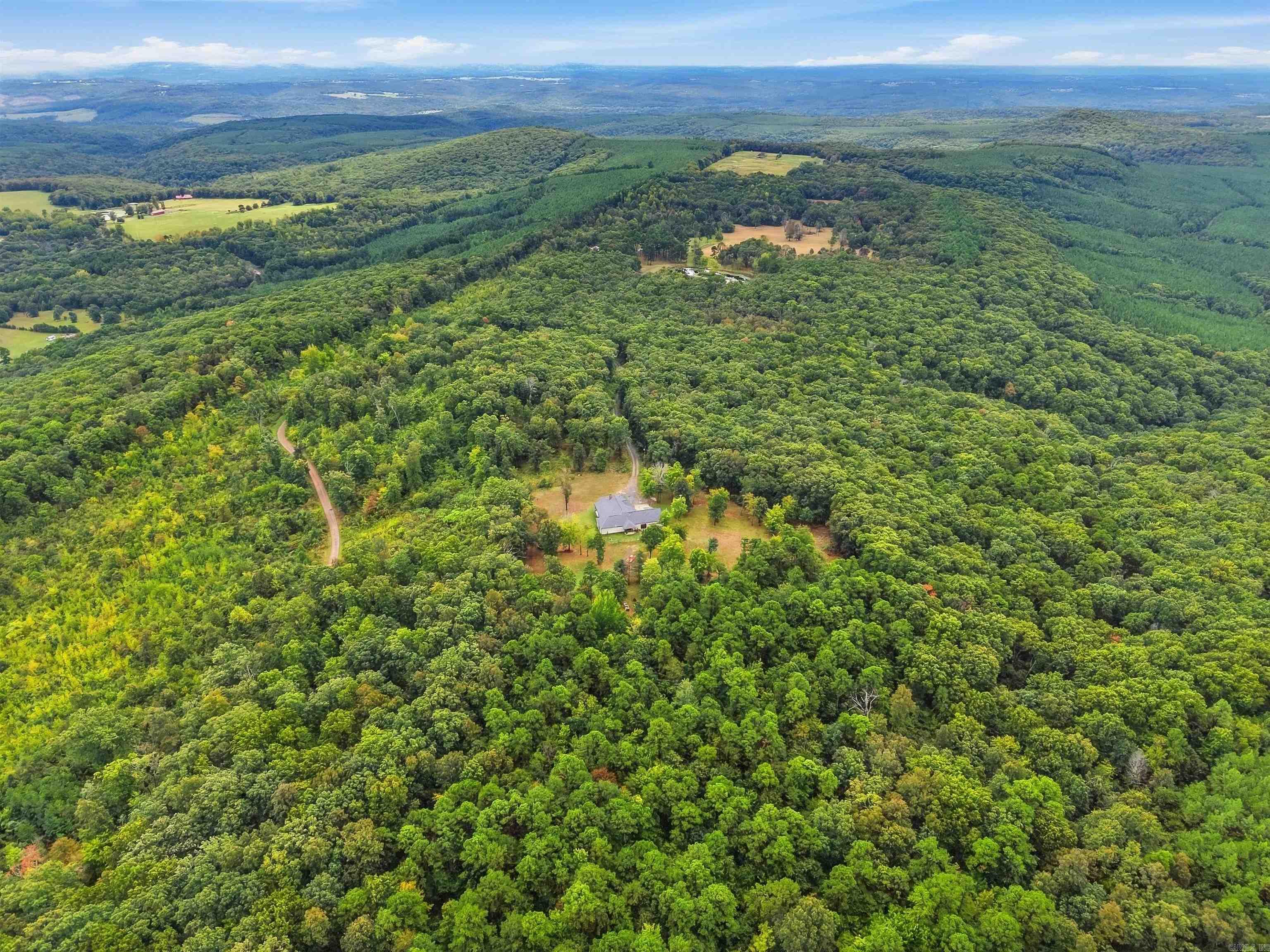 9059 Highway 16 West Clinton, AR 72031