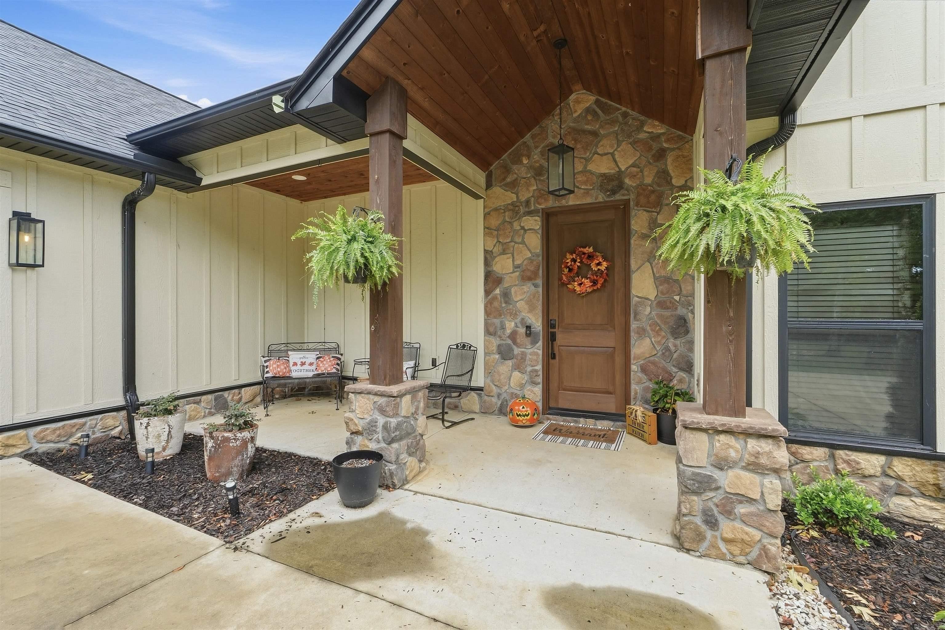 9059 Highway 16 West Clinton, AR 72031