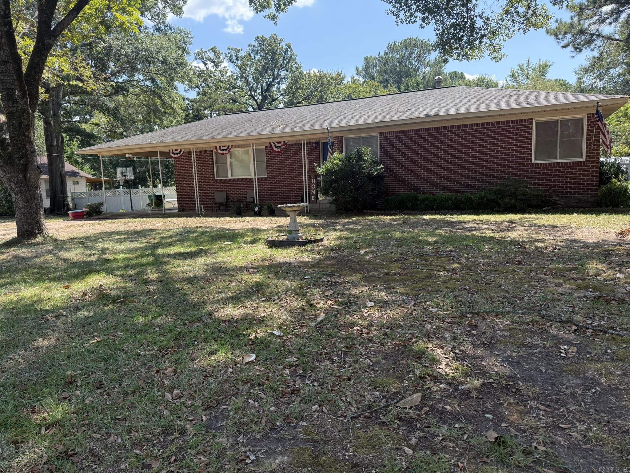 1001 W Sunset  Nashville, AR