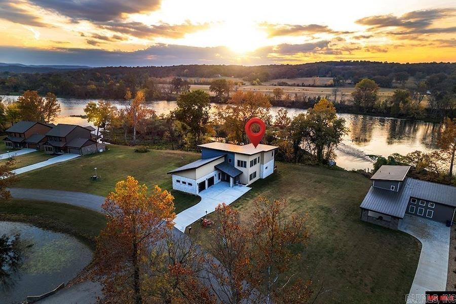 5 Sowbug Circle Cotter, AR 72626