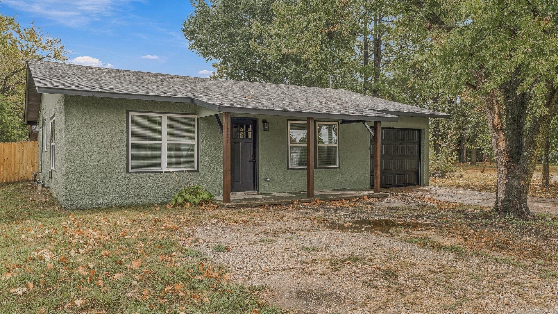 207 S 14th Avenue  Paragould, AR