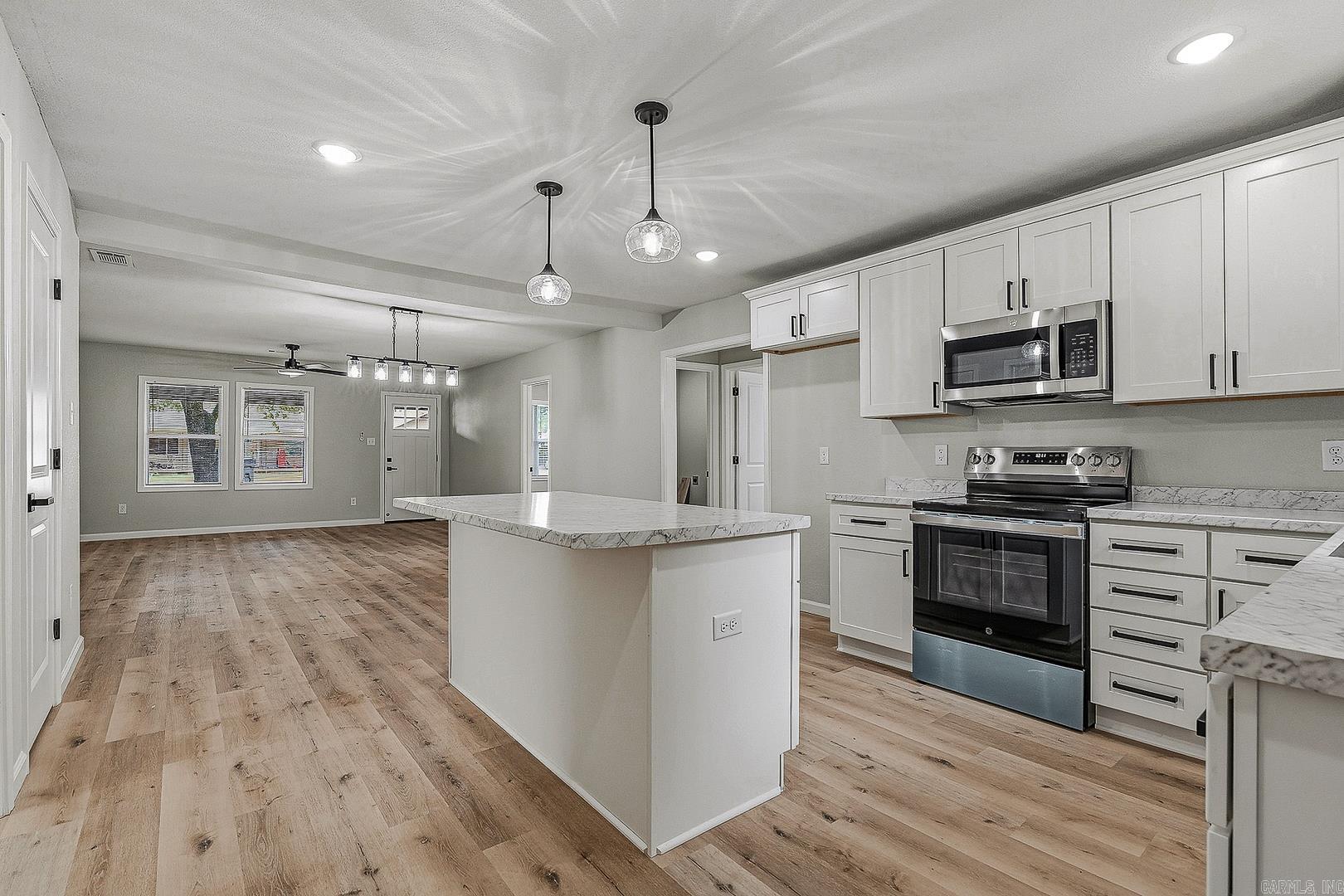 207 S 14th Avenue  Paragould, AR