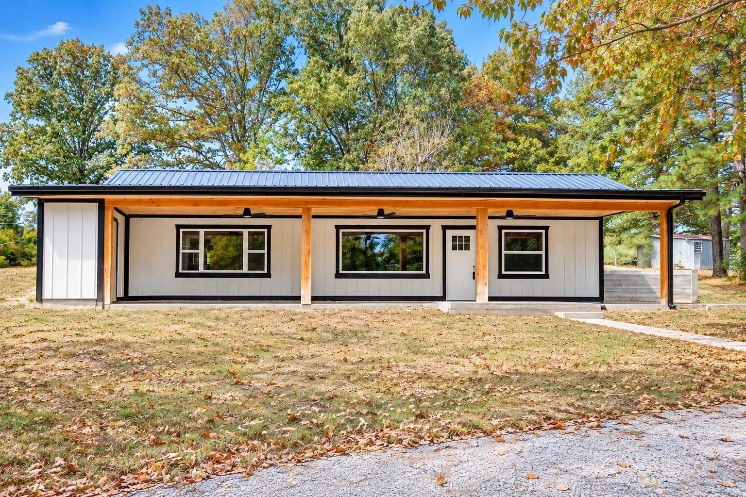 170 Hickory Street  Pineville, AR