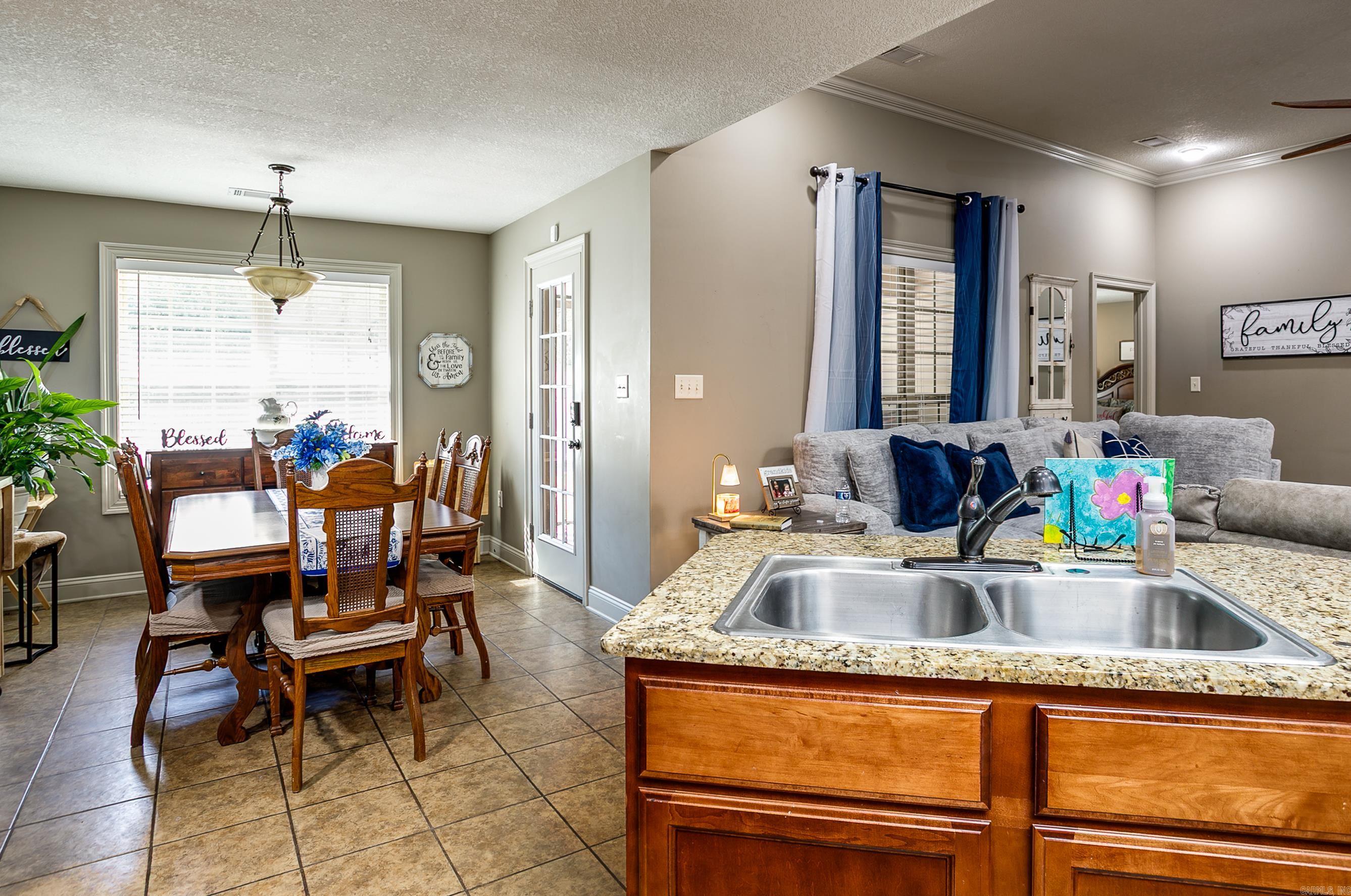 6037 Prairie Meadow Jonesboro, AR 72404