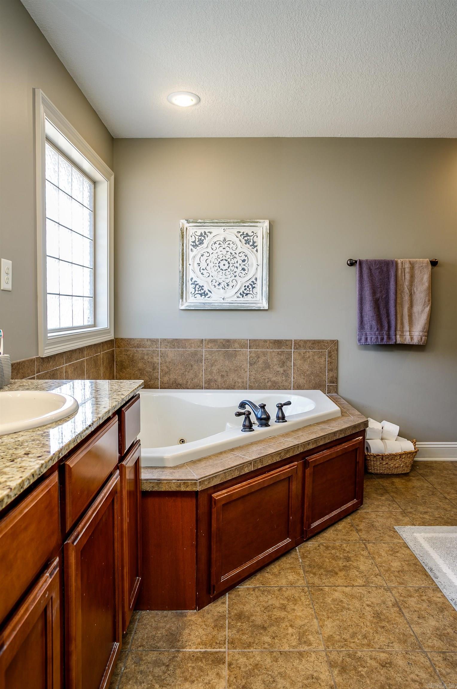 6037 Prairie Meadow Jonesboro, AR 72404