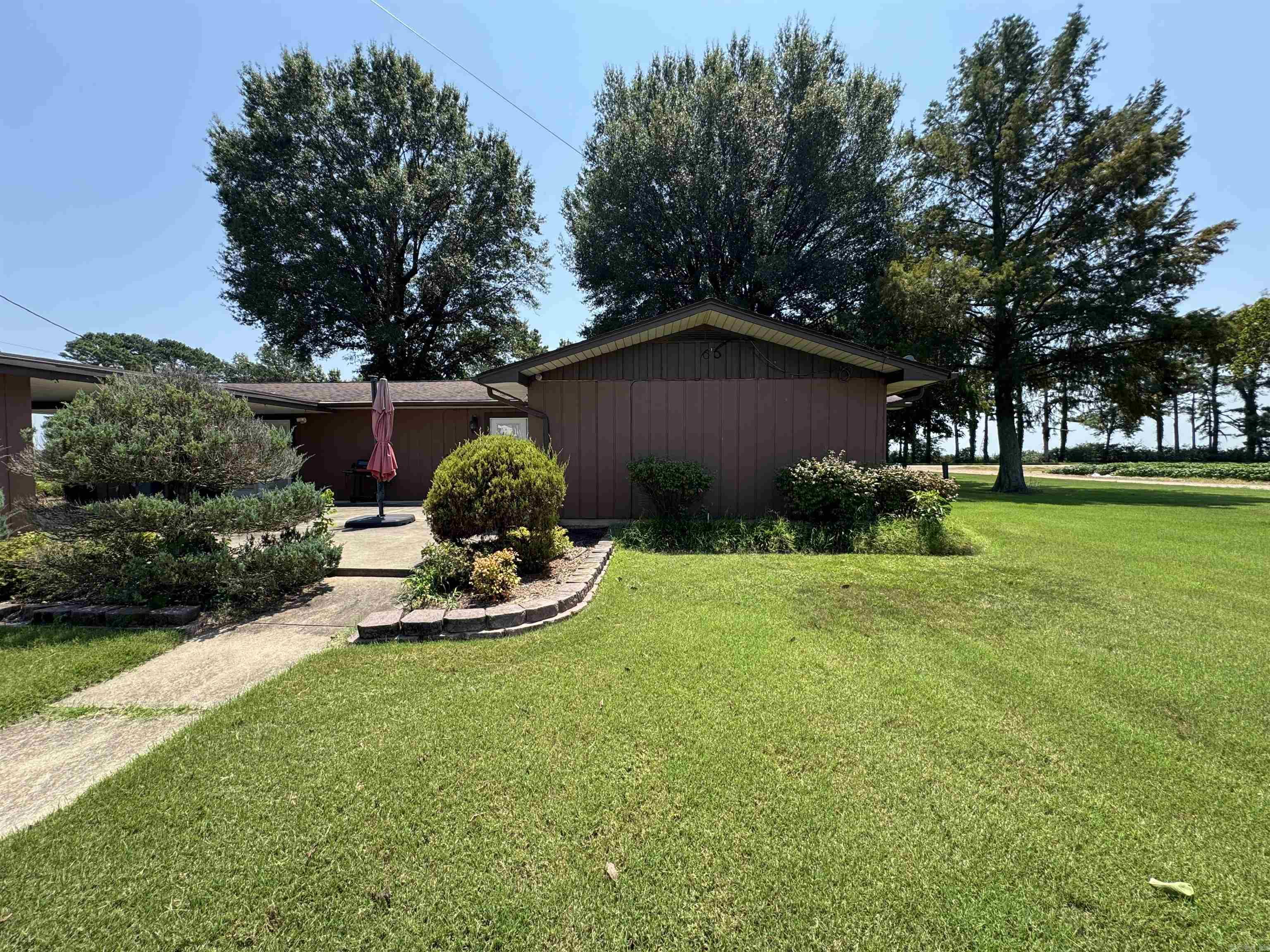 12695 Highway 90  Rector, AR