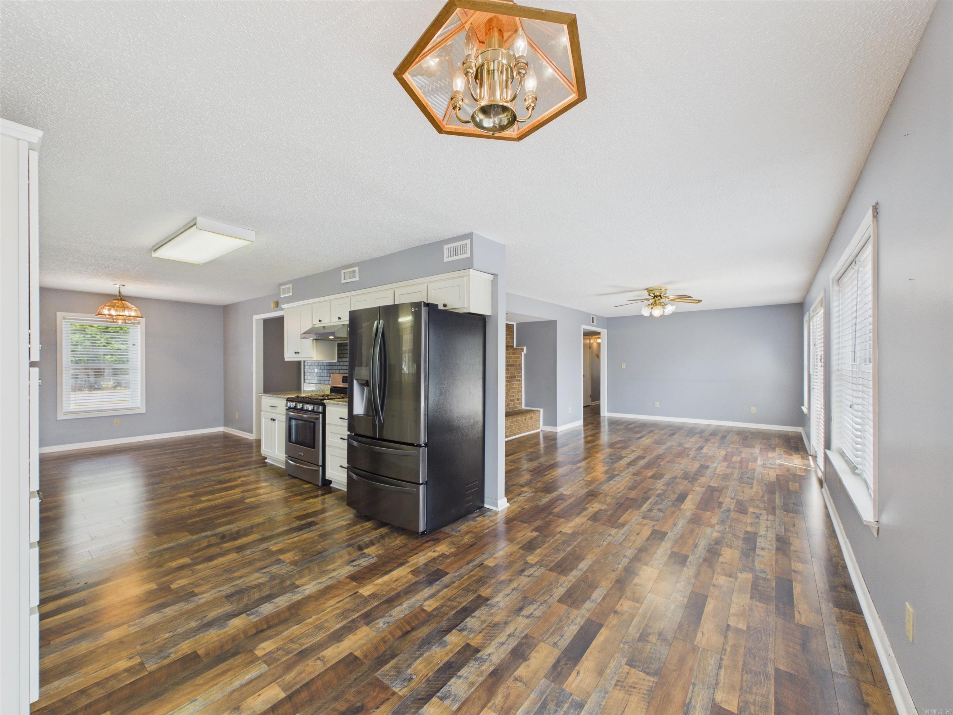 511 AR HWY 115  Cave City, AR