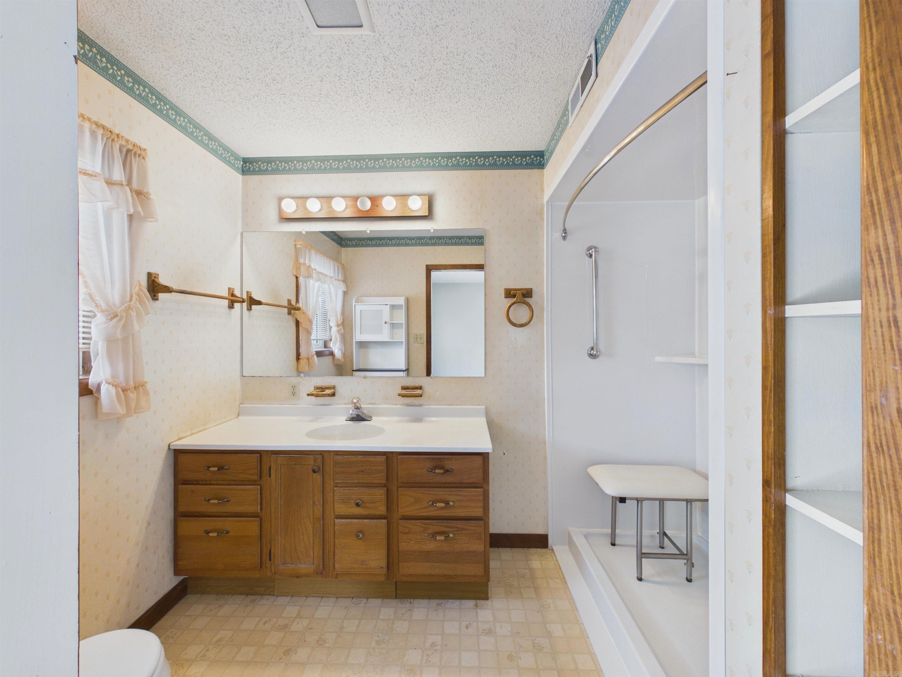 511 AR HWY 115  Cave City, AR