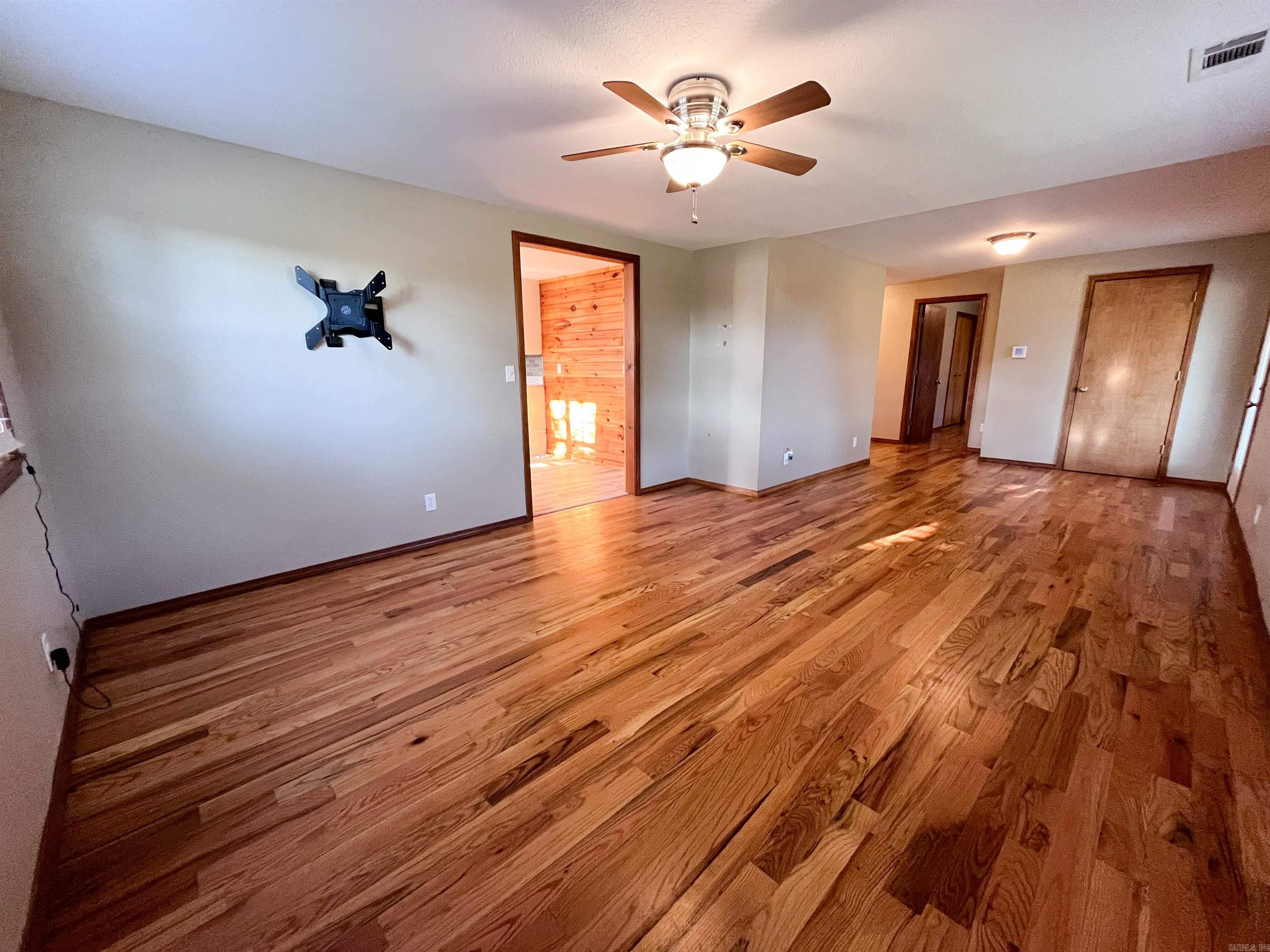 1145 Broadleaf Rd Road