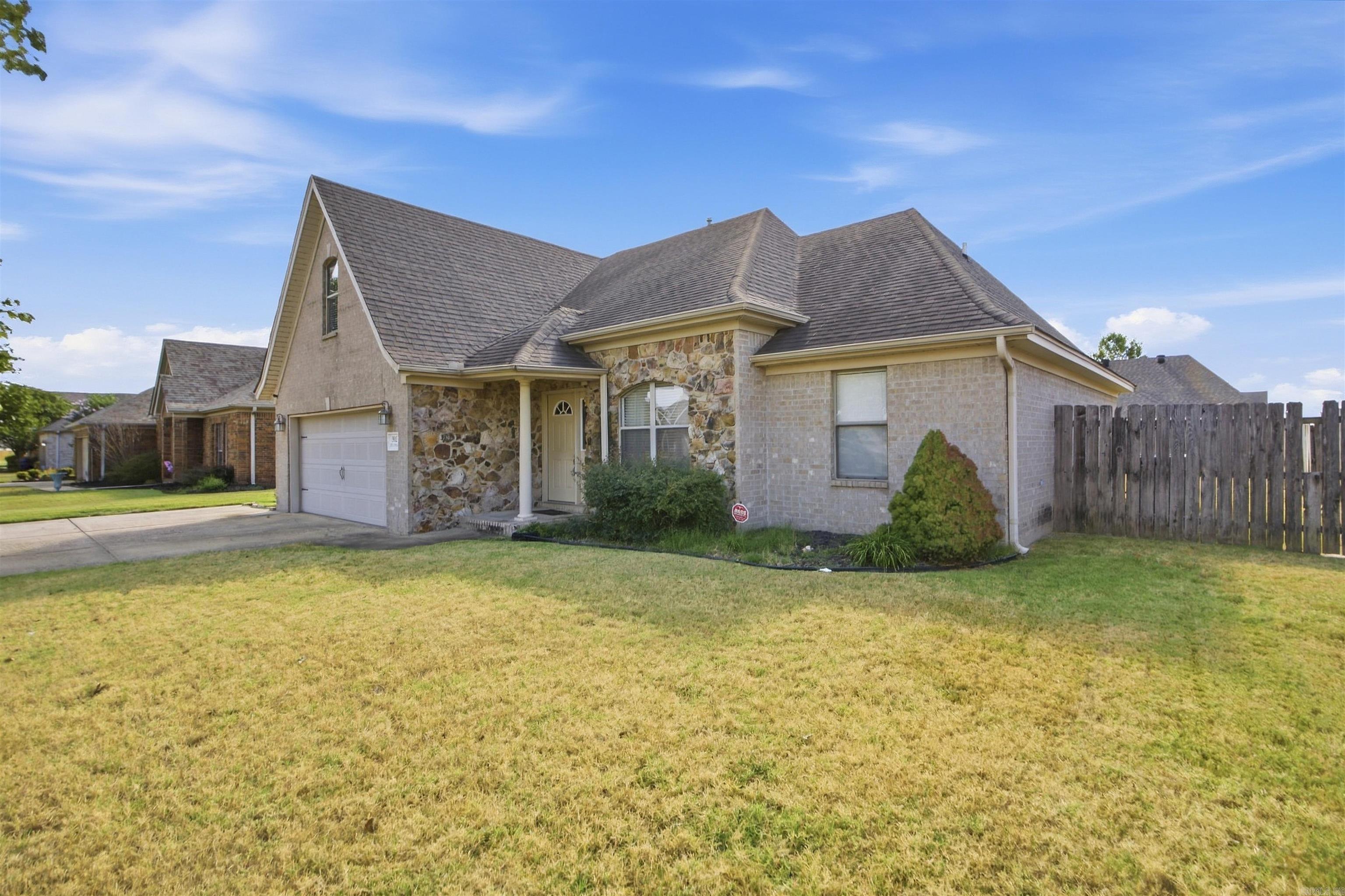 902 Rue Le Maison  Marion, AR
