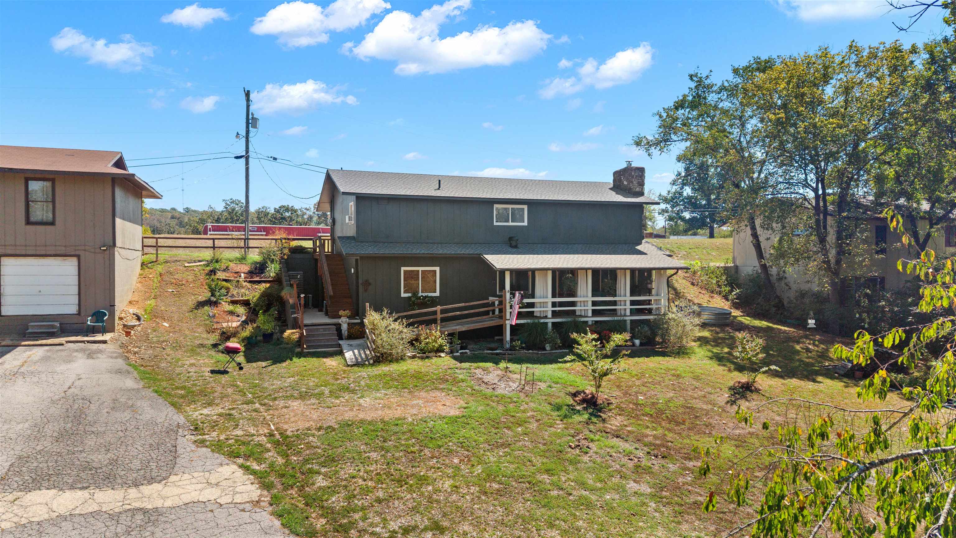 3618 Highway 62 412