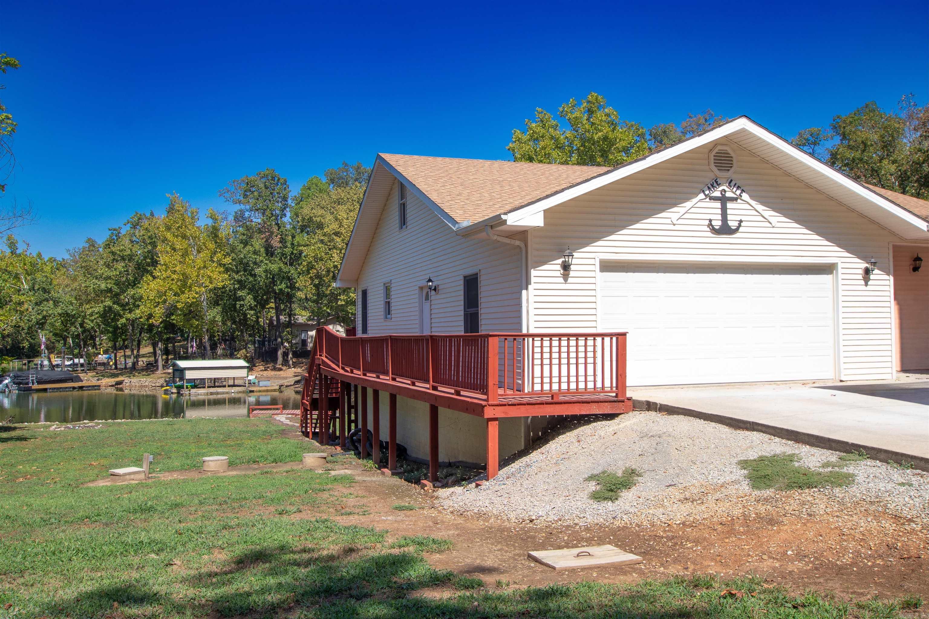 152 E Lakeshore Dr  Cherokee Village, AR