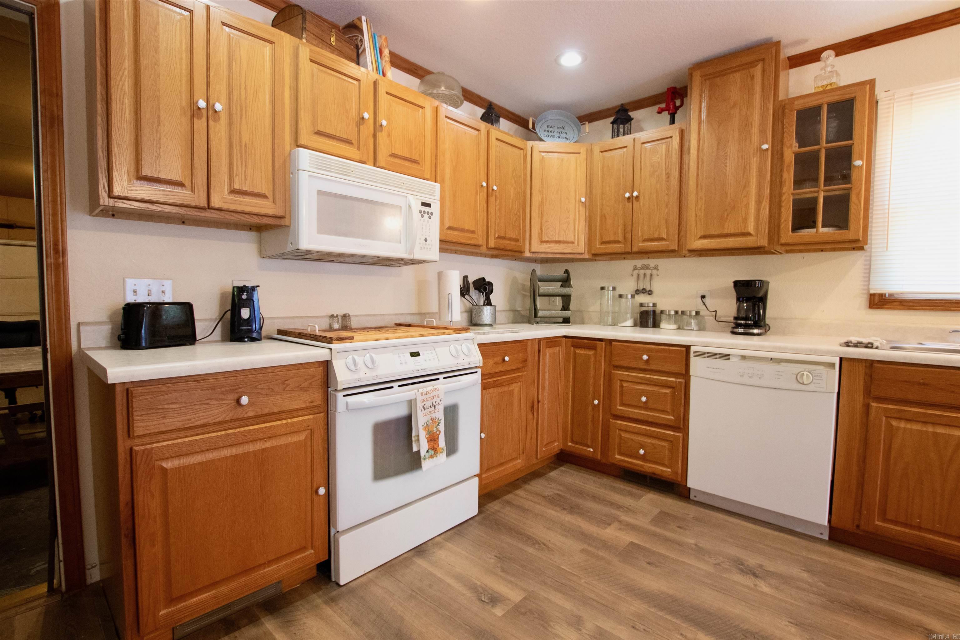 152 E Lakeshore Dr  Cherokee Village, AR