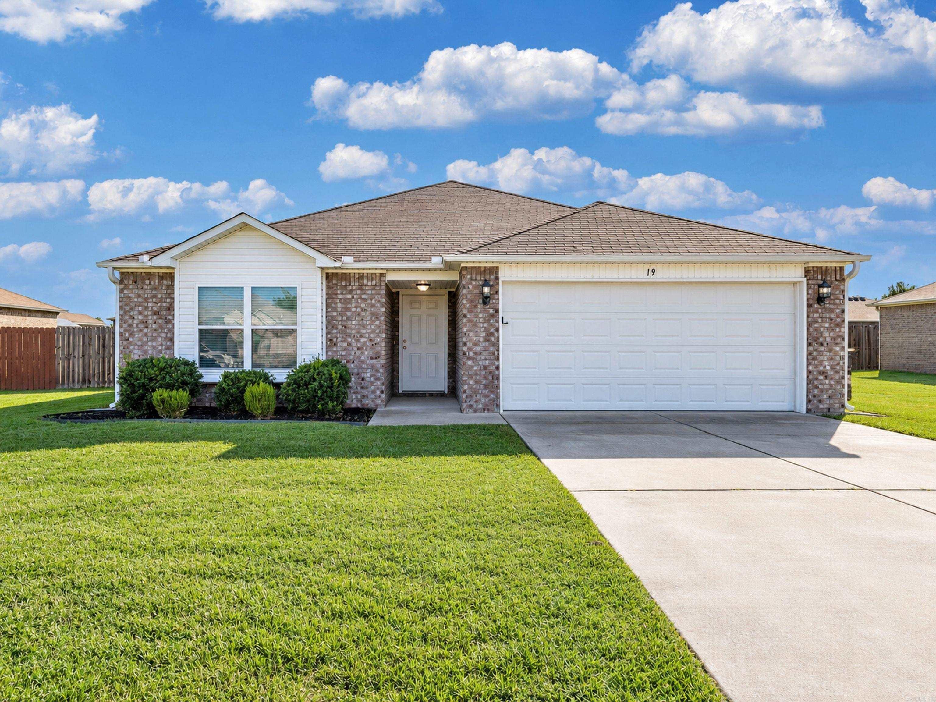 19 Heelstone Drive — exterior