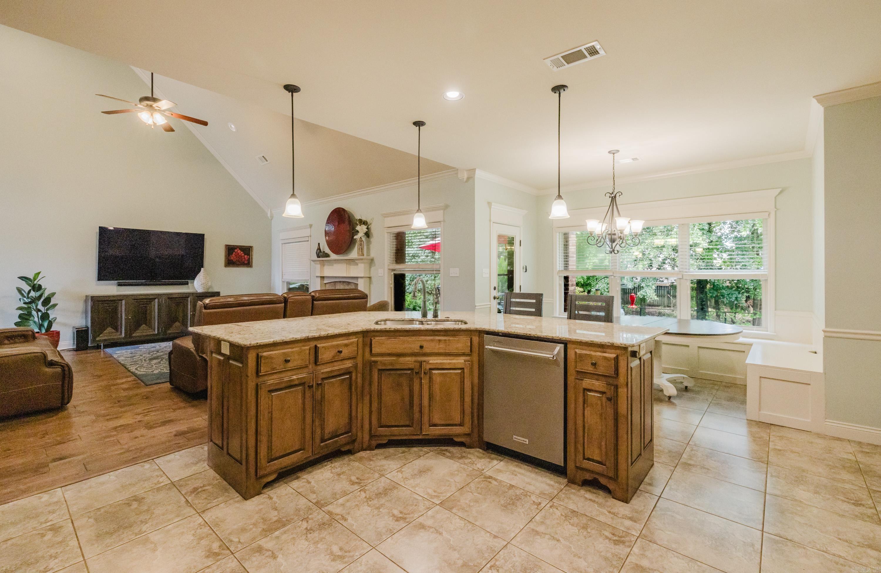 3600 Buckskin Road Benton, AR 72015