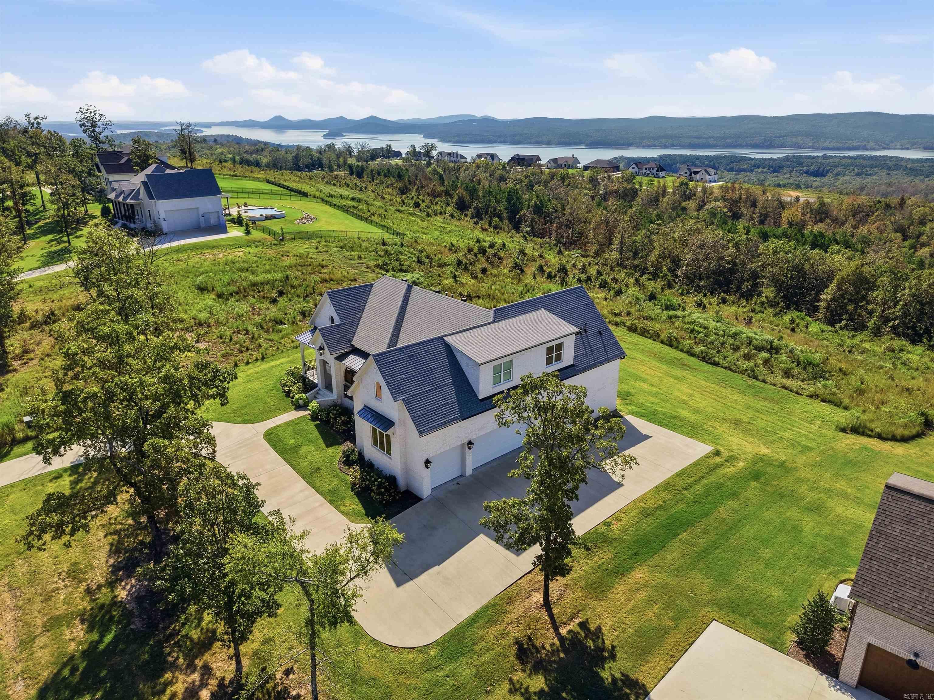 34007 Lakeview West Drive — exterior