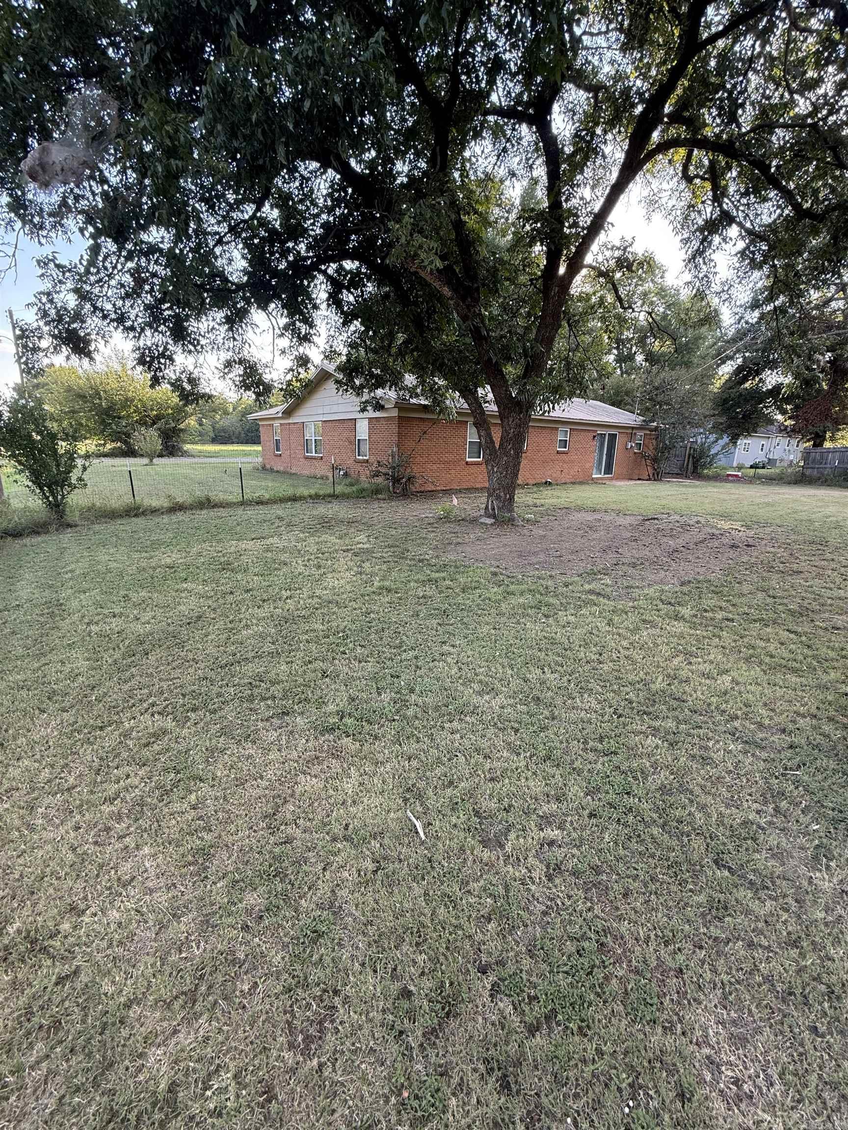 105 E Moore St  Tuckerman, AR
