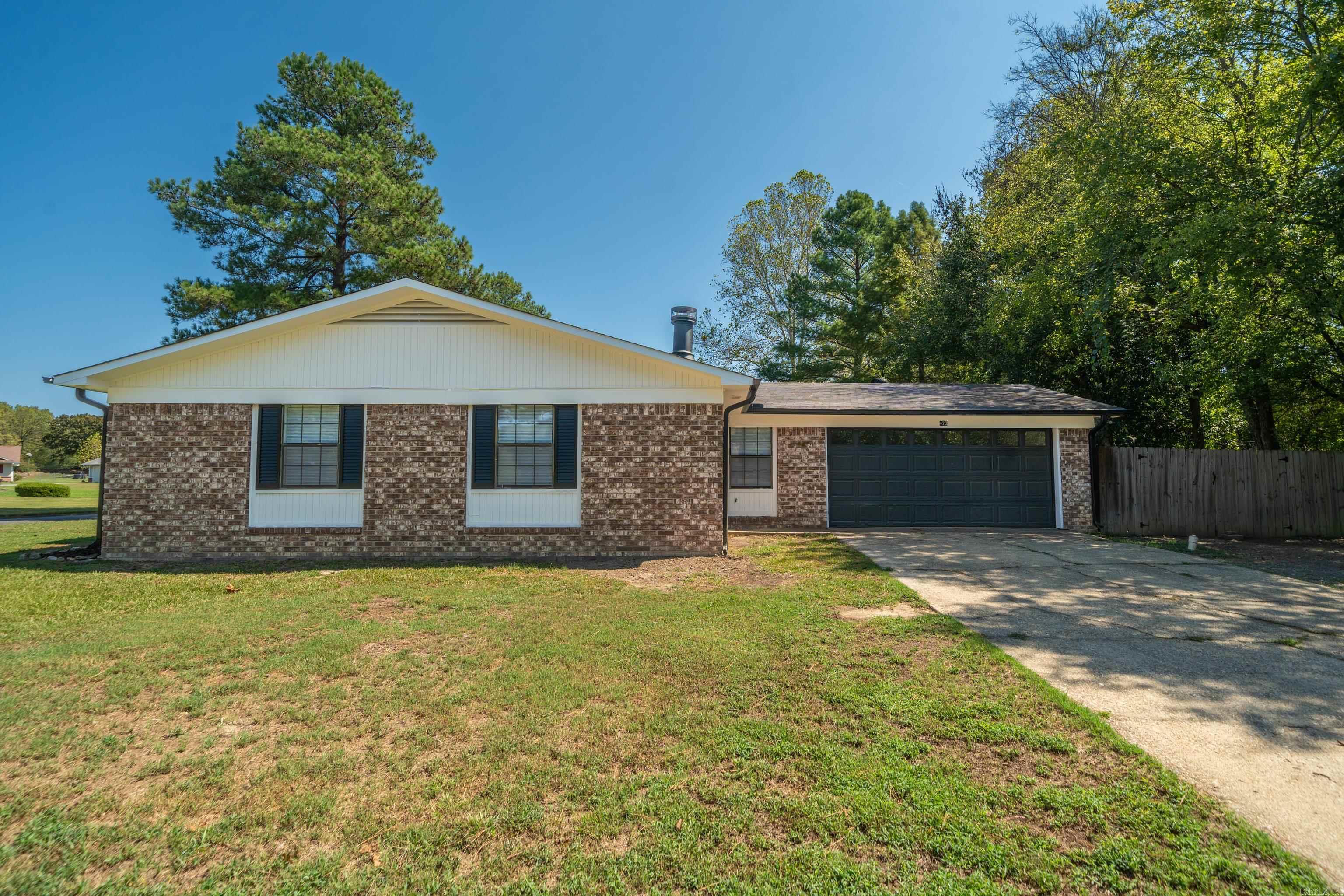 423 Pine Meadows  Hot Springs, AR