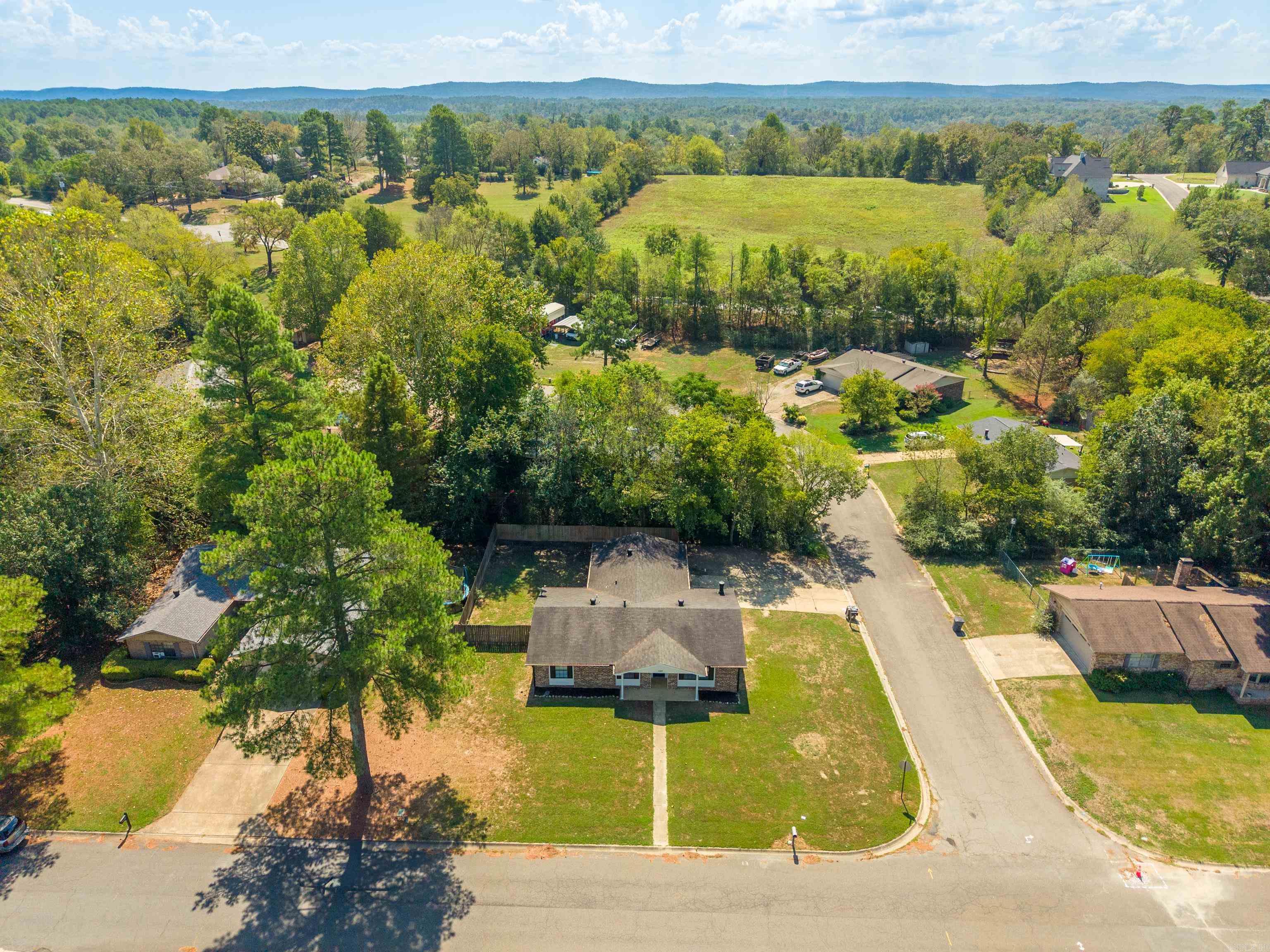 423 Pine Meadows  Hot Springs, AR