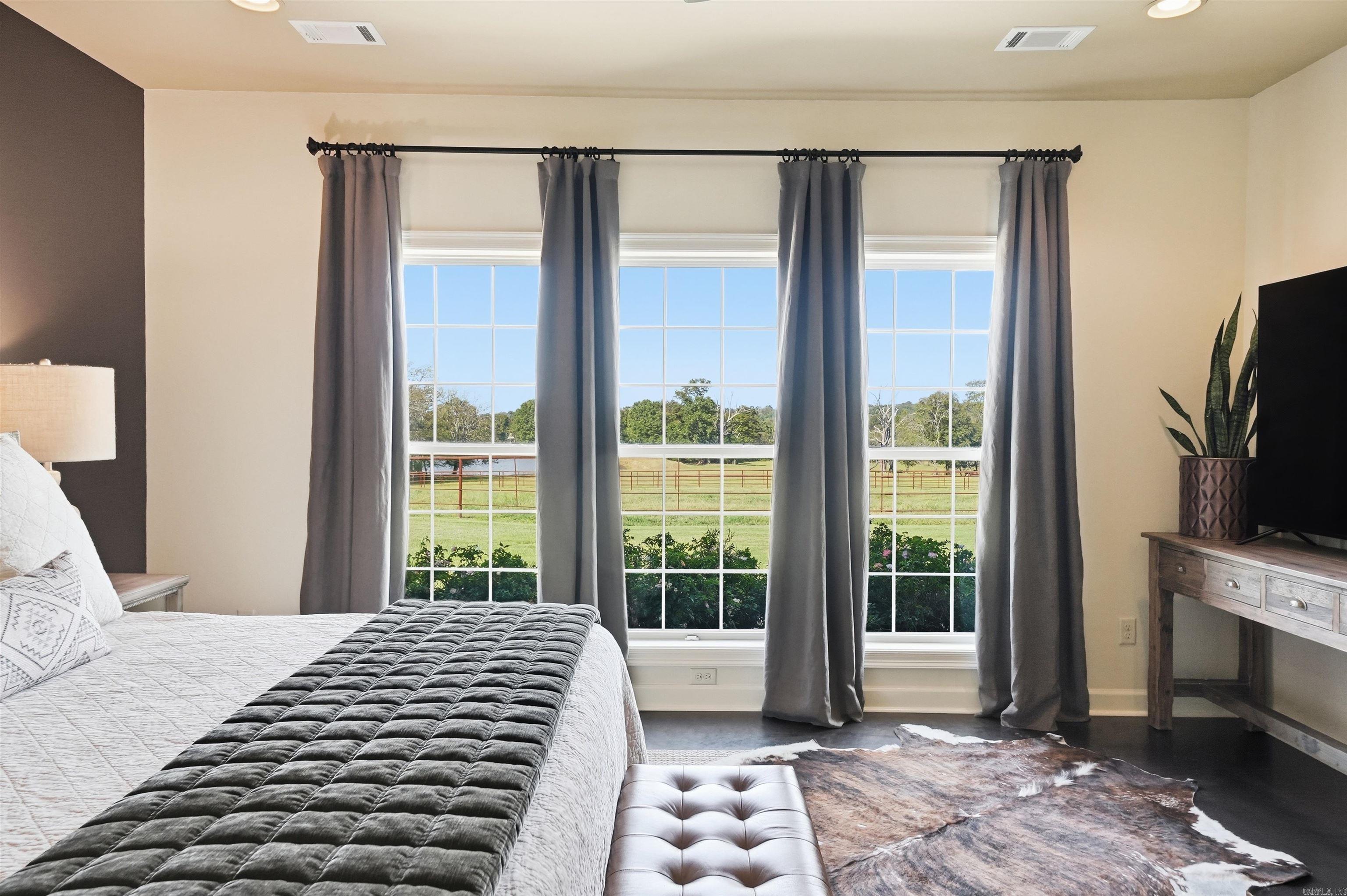 340 Harvey Jobe Romance, AR 72136
