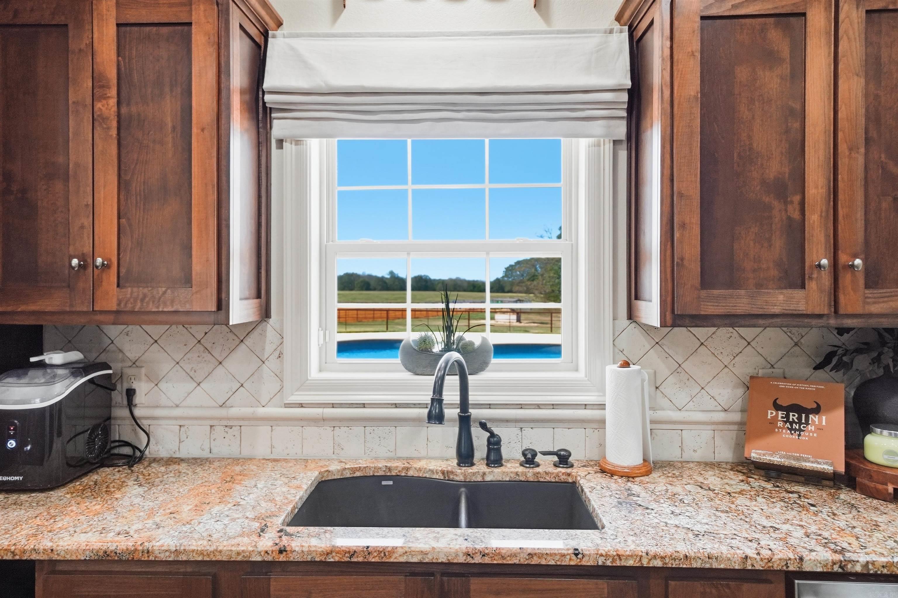 340 Harvey Jobe Romance, AR 72136