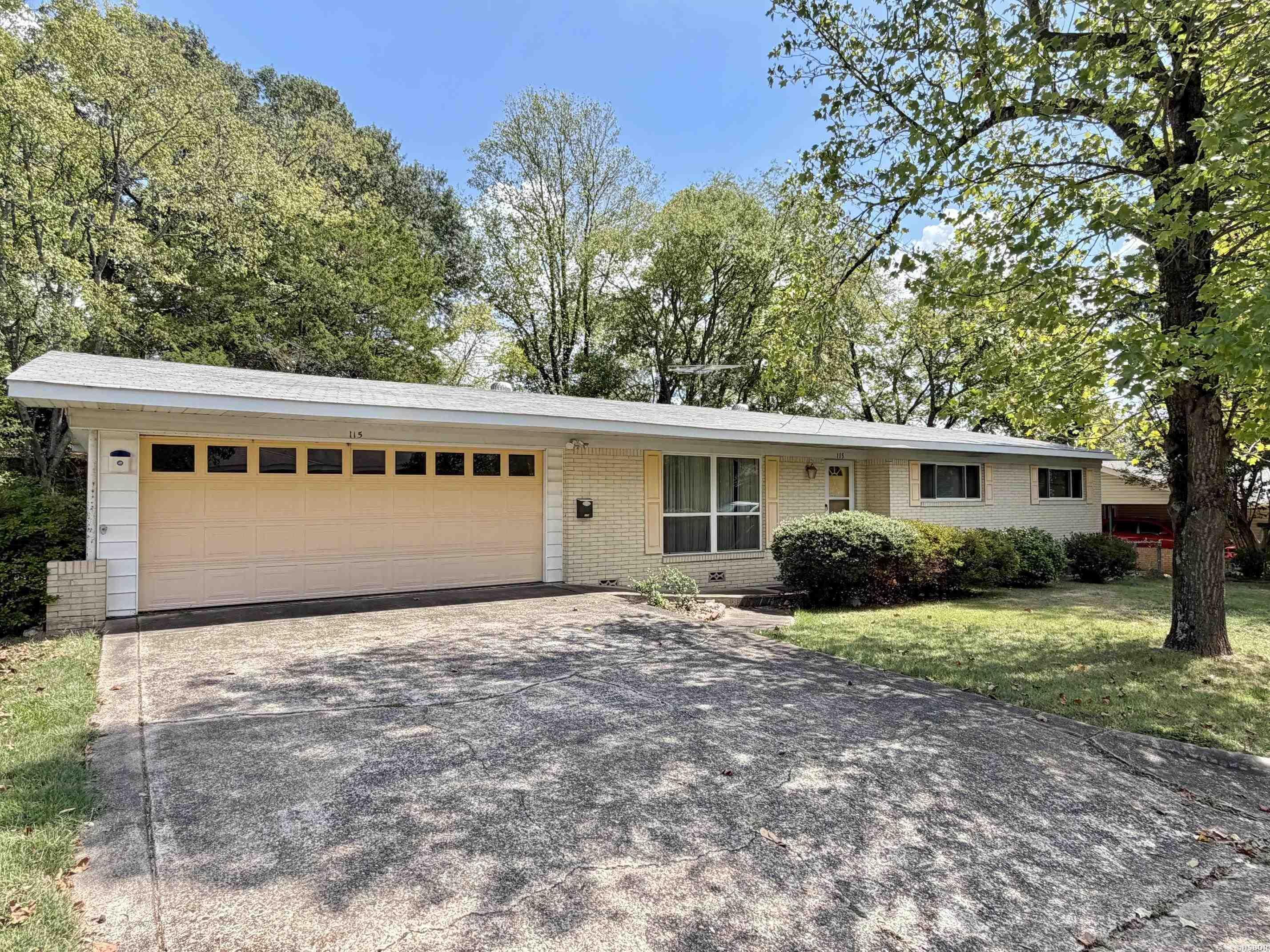 115  Baber  Hot Springs, AR