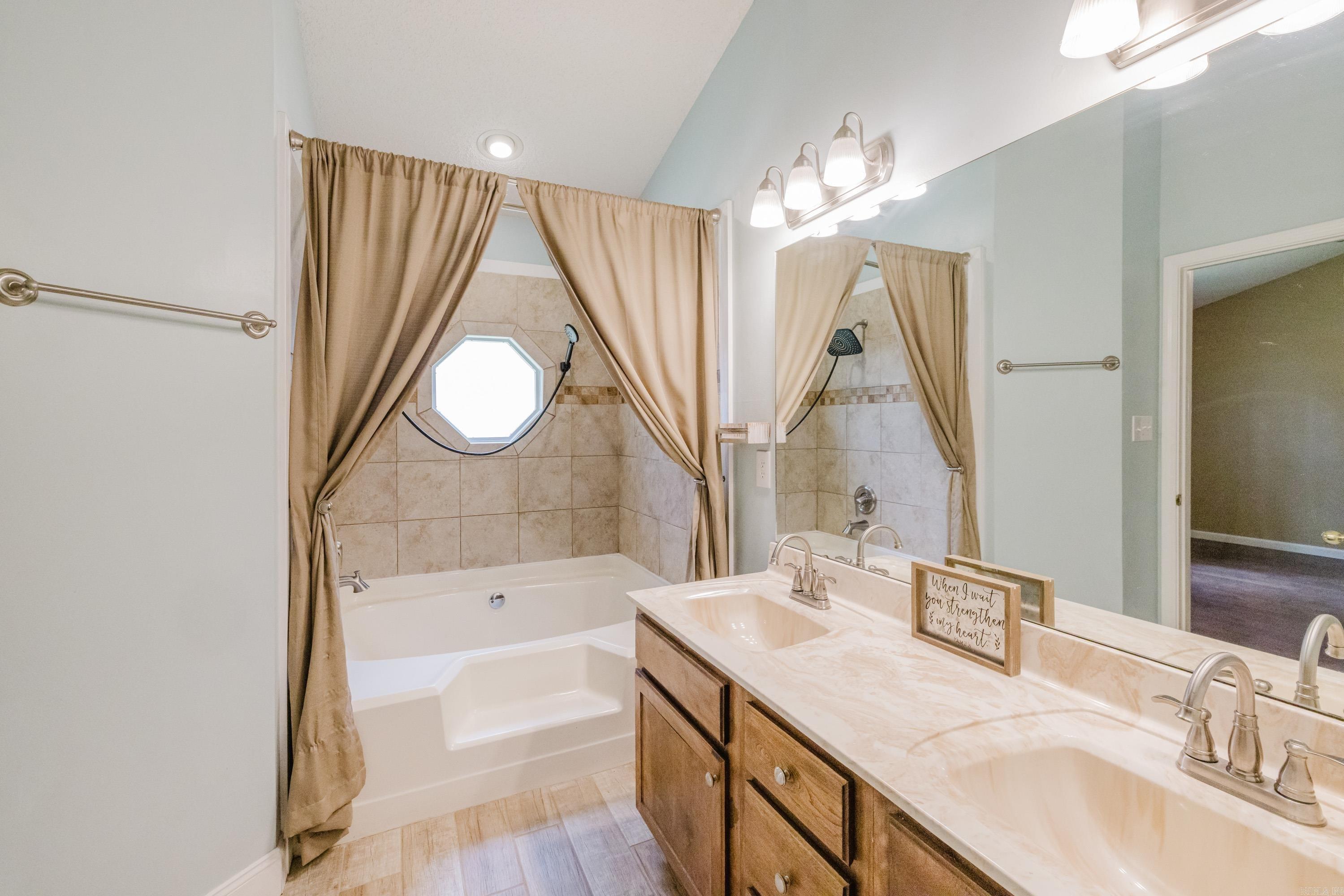 902 Weatherford  Benton, AR