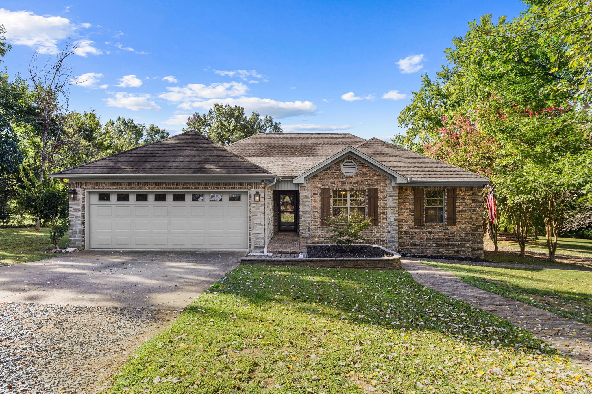 27 N Springhill Ln Lane — exterior